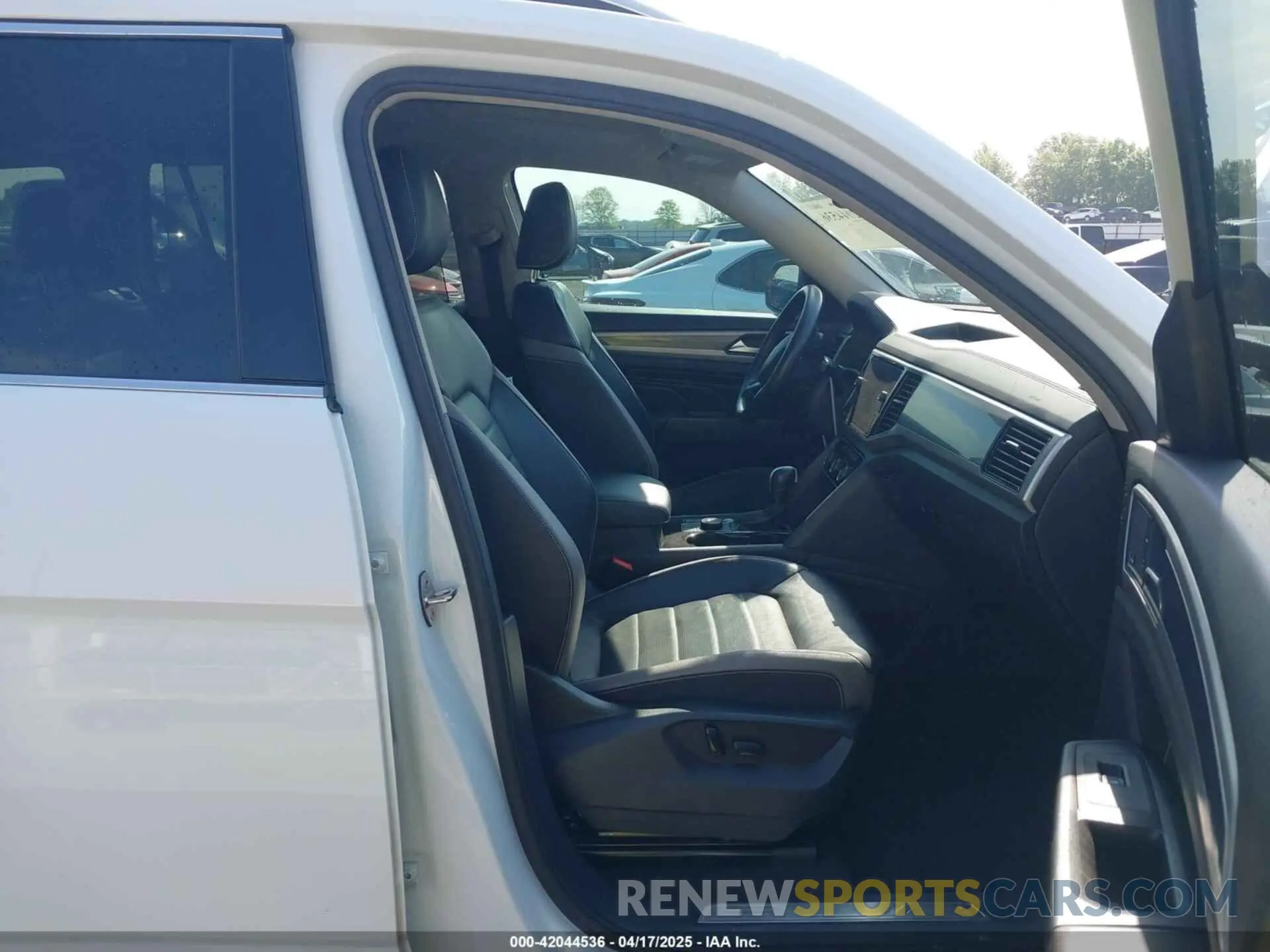 5 Photograph of a damaged car 1V2FR2CA6MC510307 VOLKSWAGEN ATLAS 2021