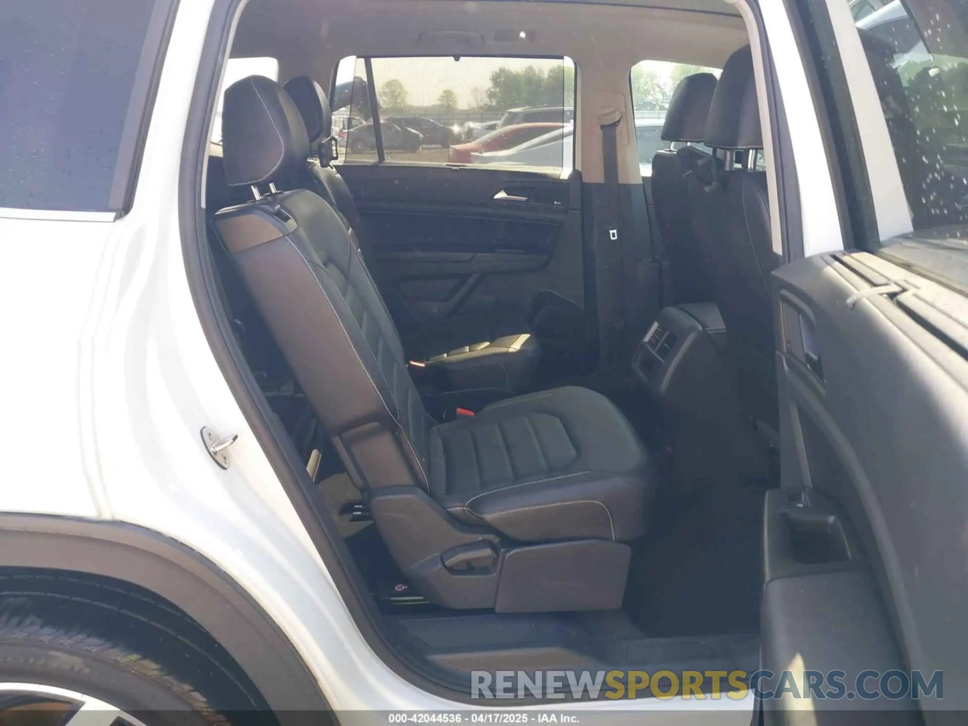 8 Photograph of a damaged car 1V2FR2CA6MC510307 VOLKSWAGEN ATLAS 2021