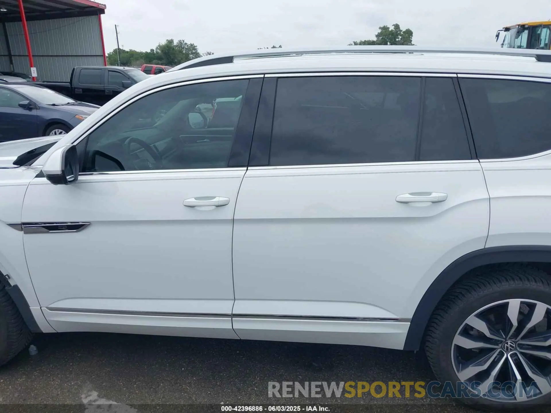 15 Photograph of a damaged car 1V2FR2CA6MC562617 VOLKSWAGEN ATLAS 2021