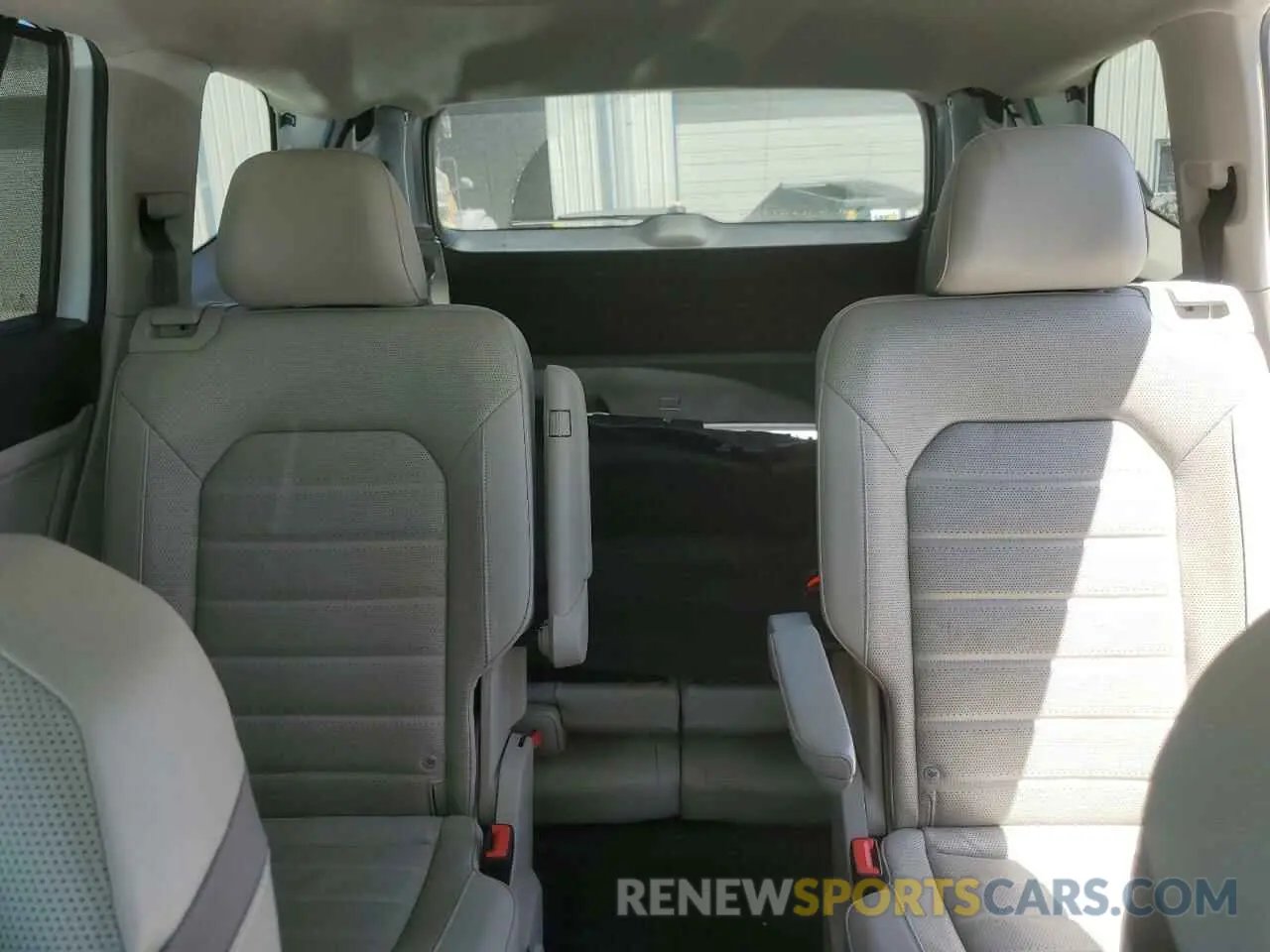 10 Photograph of a damaged car 1V2FR2CA9MC524833 VOLKSWAGEN ATLAS 2021