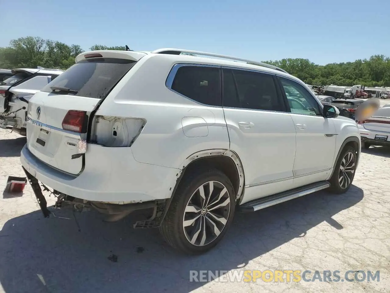 3 Photograph of a damaged car 1V2FR2CA9MC524833 VOLKSWAGEN ATLAS 2021