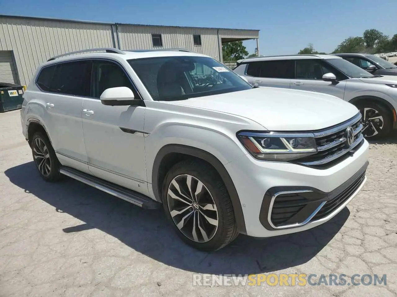 4 Photograph of a damaged car 1V2FR2CA9MC524833 VOLKSWAGEN ATLAS 2021
