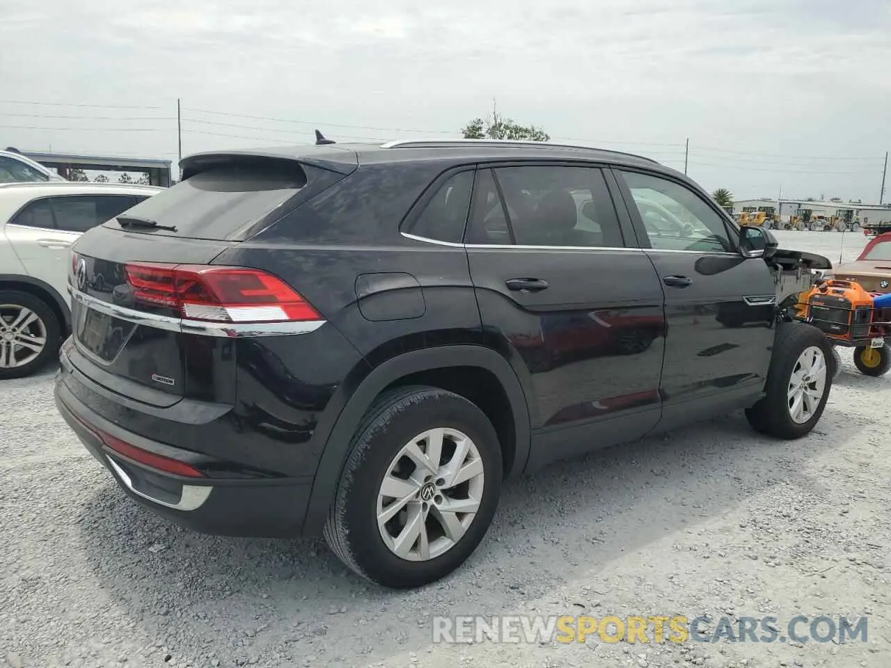 3 Photograph of a damaged car 1V2GC2CA6MC232532 VOLKSWAGEN ATLAS 2021