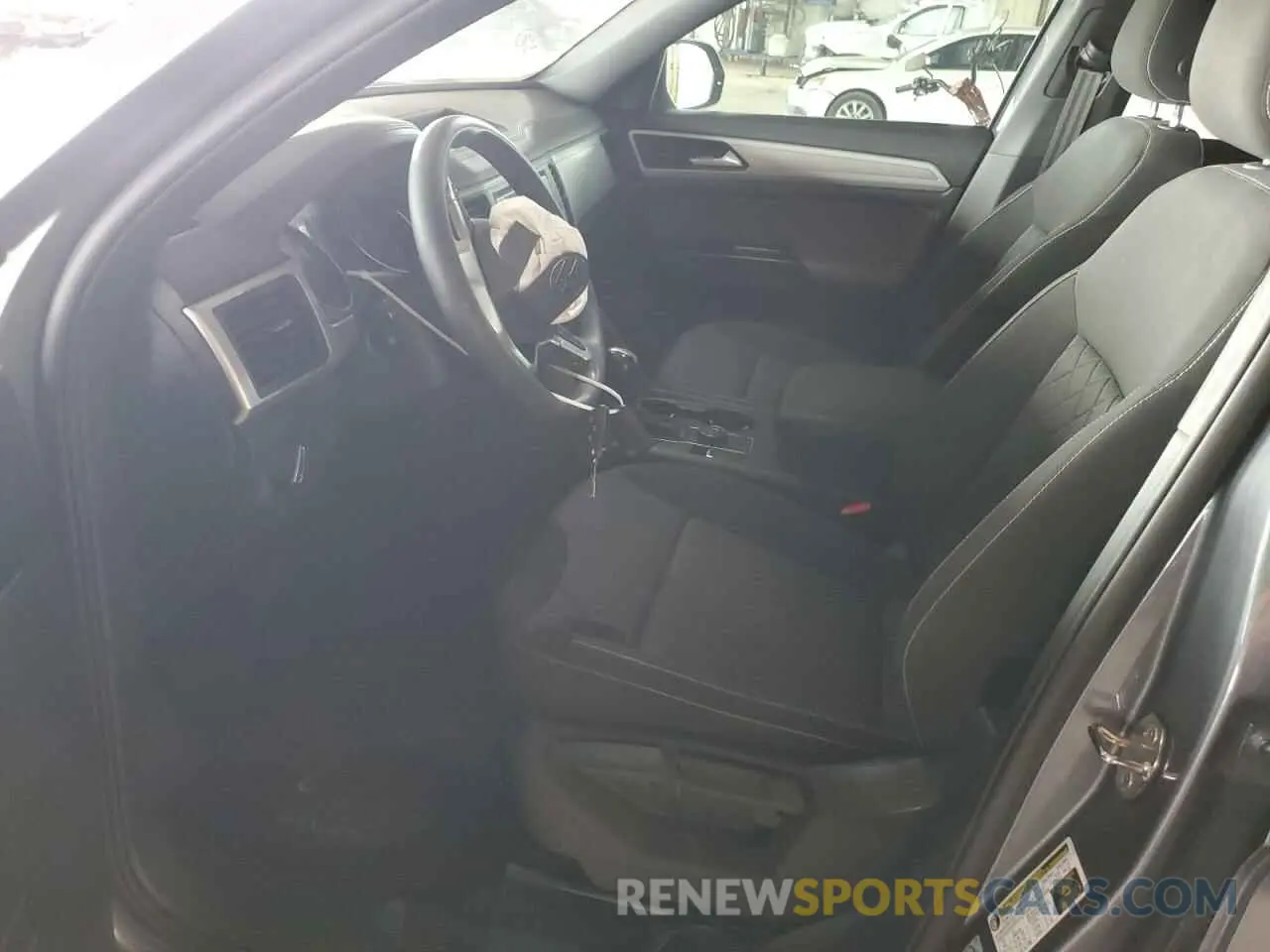 7 Photograph of a damaged car 1V2GC2CAXMC214857 VOLKSWAGEN ATLAS 2021