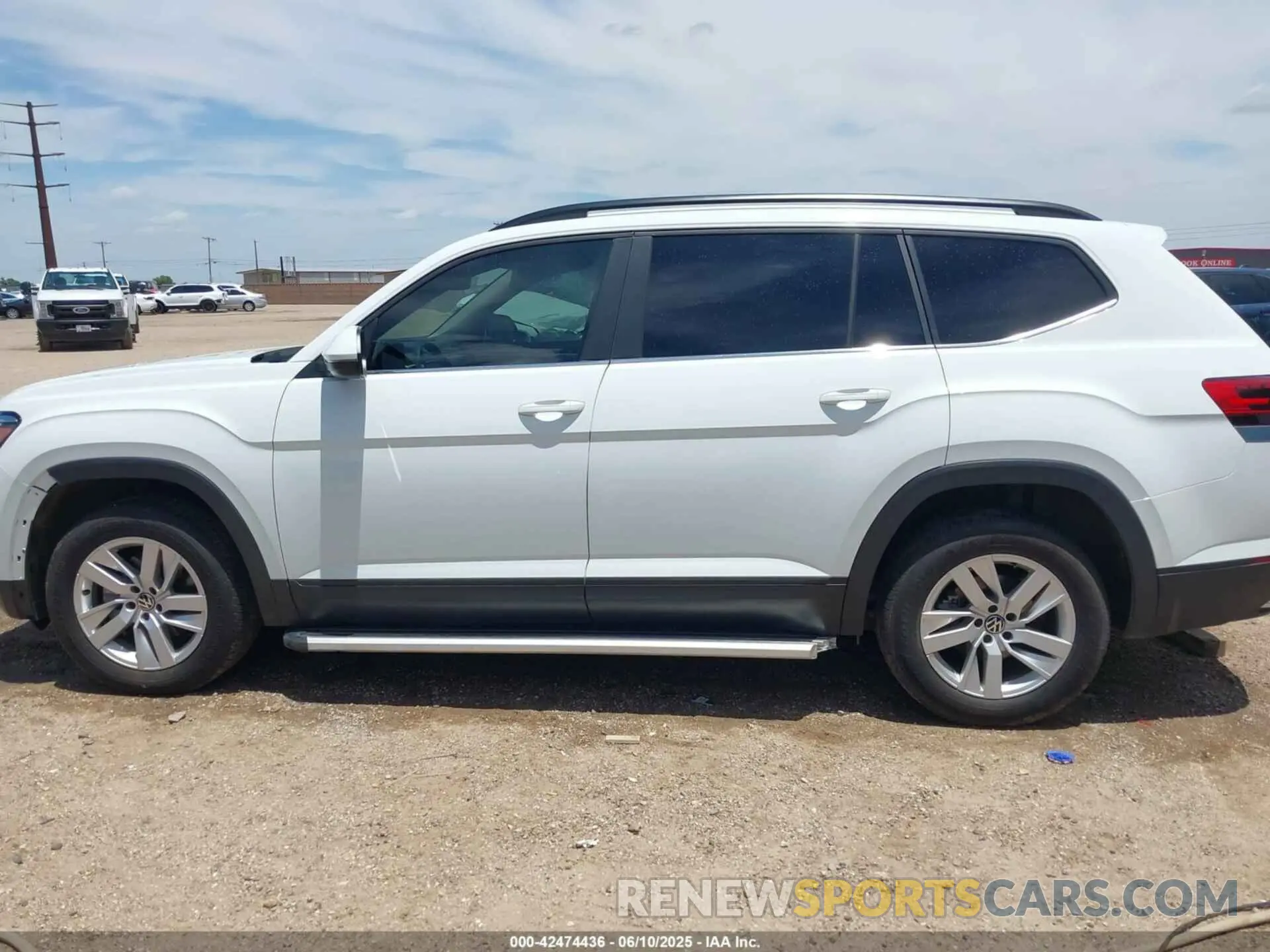14 Photograph of a damaged car 1V2GP2CA4MC606558 VOLKSWAGEN ATLAS 2021