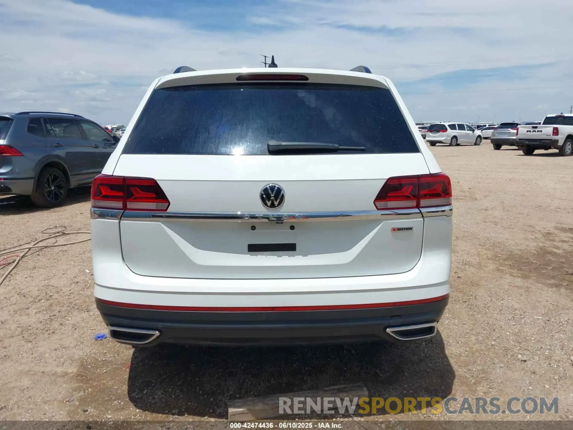 16 Photograph of a damaged car 1V2GP2CA4MC606558 VOLKSWAGEN ATLAS 2021