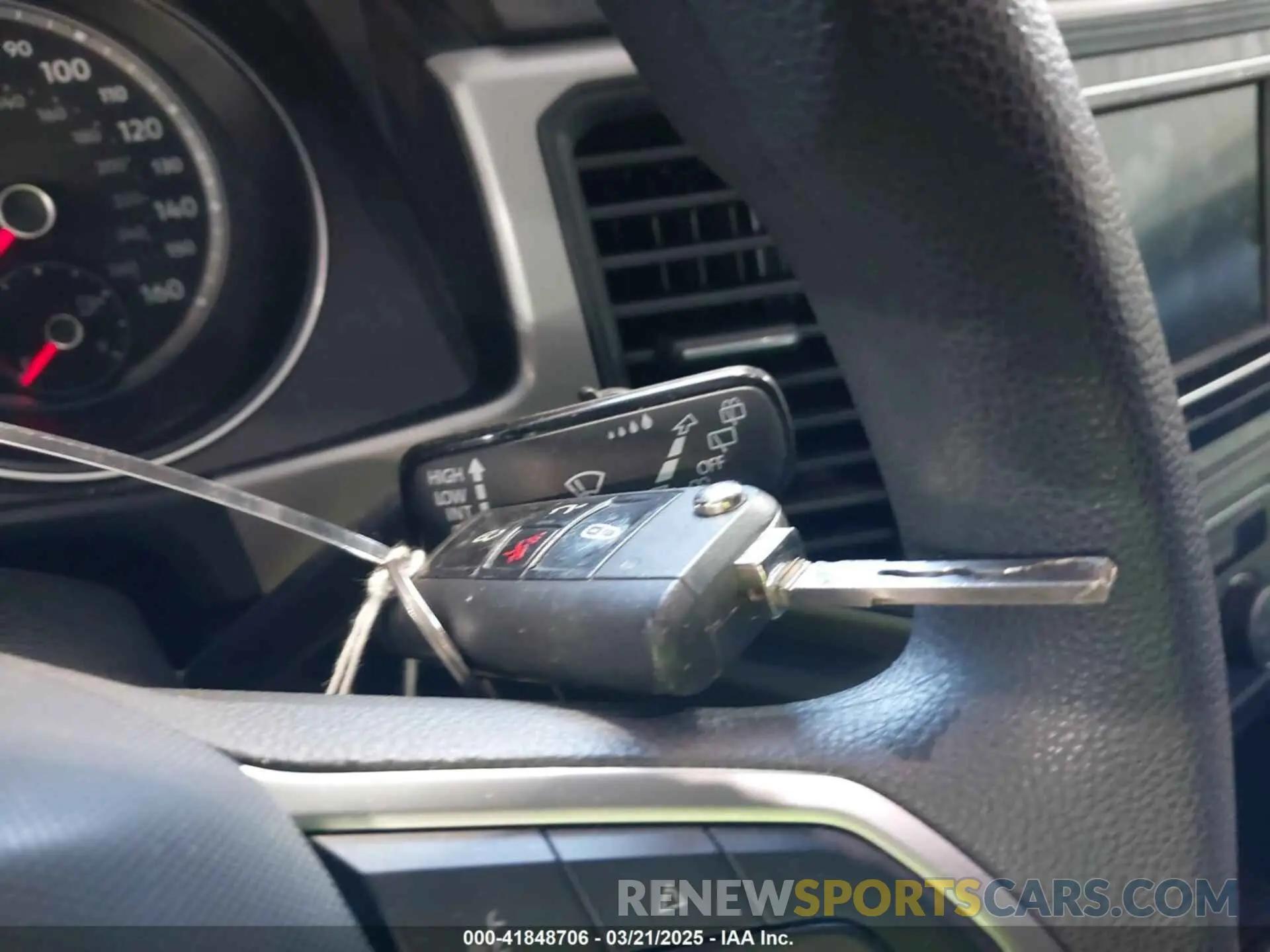 11 Photograph of a damaged car 1V2GP2CAXMC522504 VOLKSWAGEN ATLAS 2021