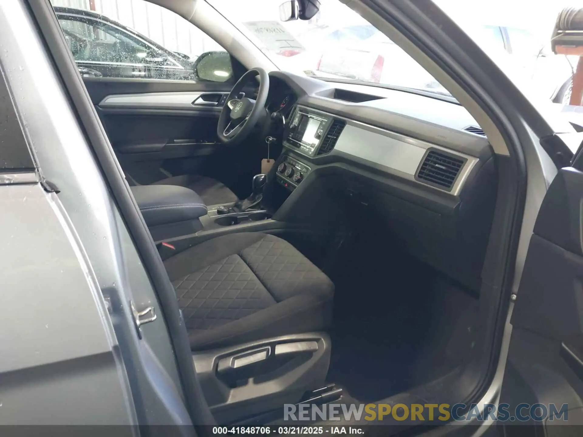 5 Photograph of a damaged car 1V2GP2CAXMC522504 VOLKSWAGEN ATLAS 2021