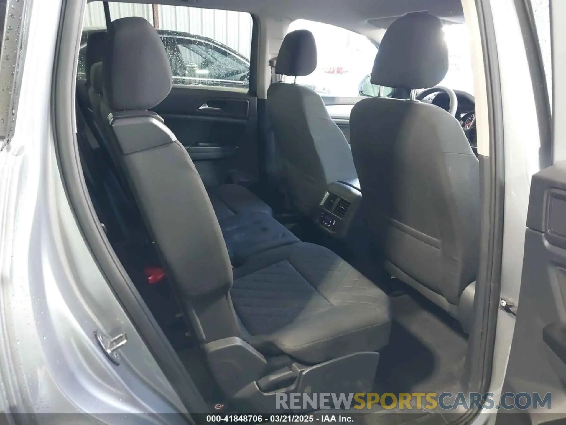 8 Photograph of a damaged car 1V2GP2CAXMC522504 VOLKSWAGEN ATLAS 2021