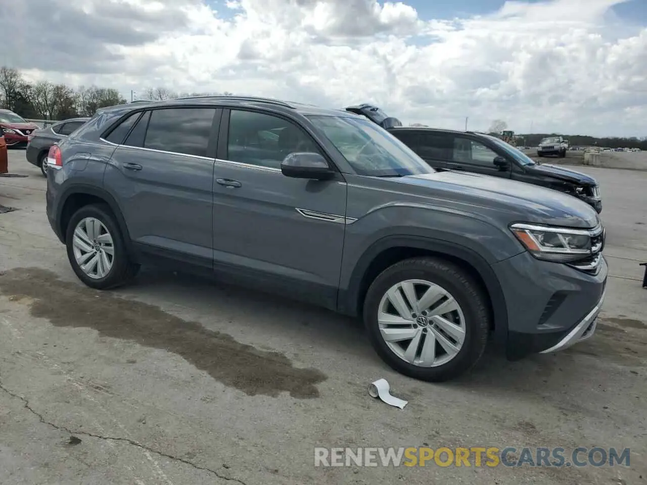 4 Photograph of a damaged car 1V2HC2CA3MC205261 VOLKSWAGEN ATLAS 2021