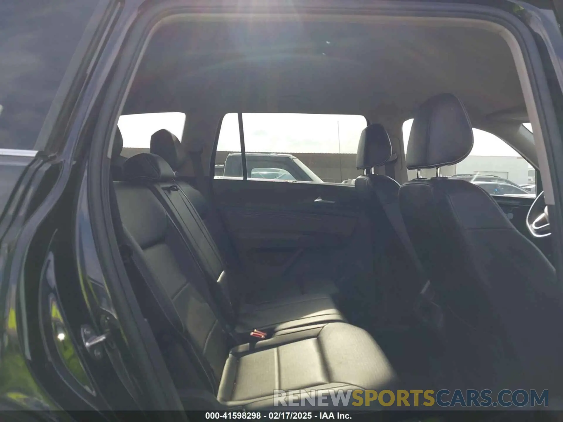 8 Photograph of a damaged car 1V2HR2CA0MC543876 VOLKSWAGEN ATLAS 2021