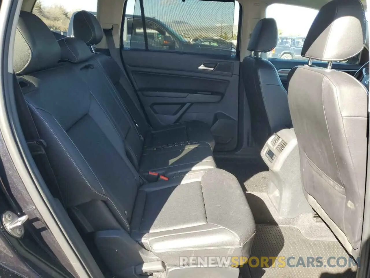 10 Photograph of a damaged car 1V2HR2CA1MC513978 VOLKSWAGEN ATLAS 2021