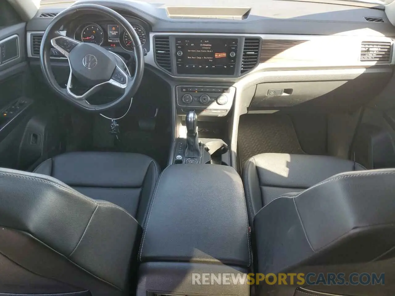 8 Photograph of a damaged car 1V2HR2CA1MC513978 VOLKSWAGEN ATLAS 2021