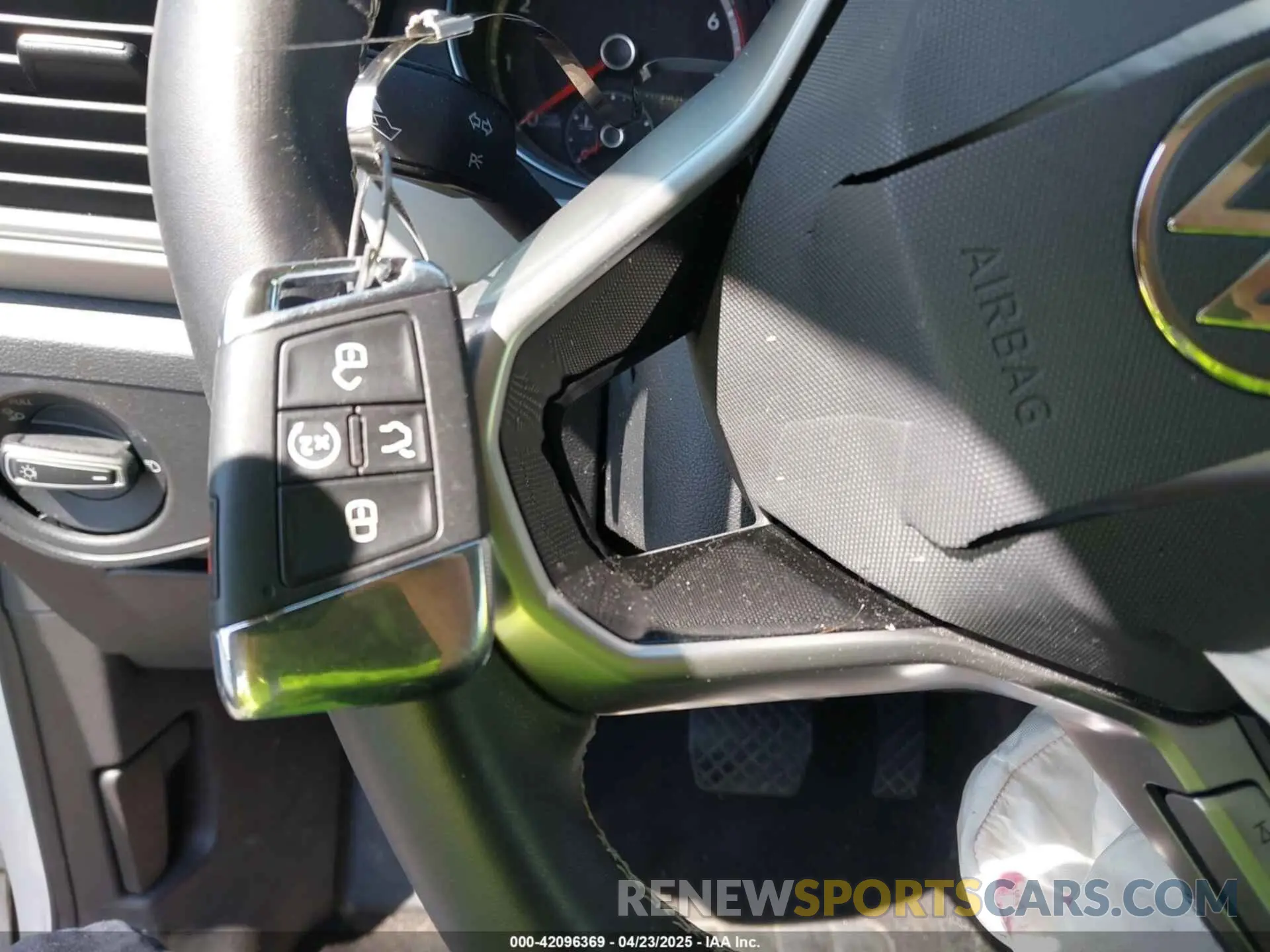 11 Photograph of a damaged car 1V2HR2CA1MC551176 VOLKSWAGEN ATLAS 2021