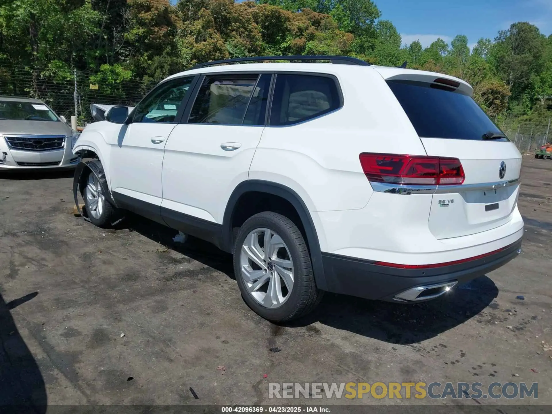 3 Photograph of a damaged car 1V2HR2CA1MC551176 VOLKSWAGEN ATLAS 2021