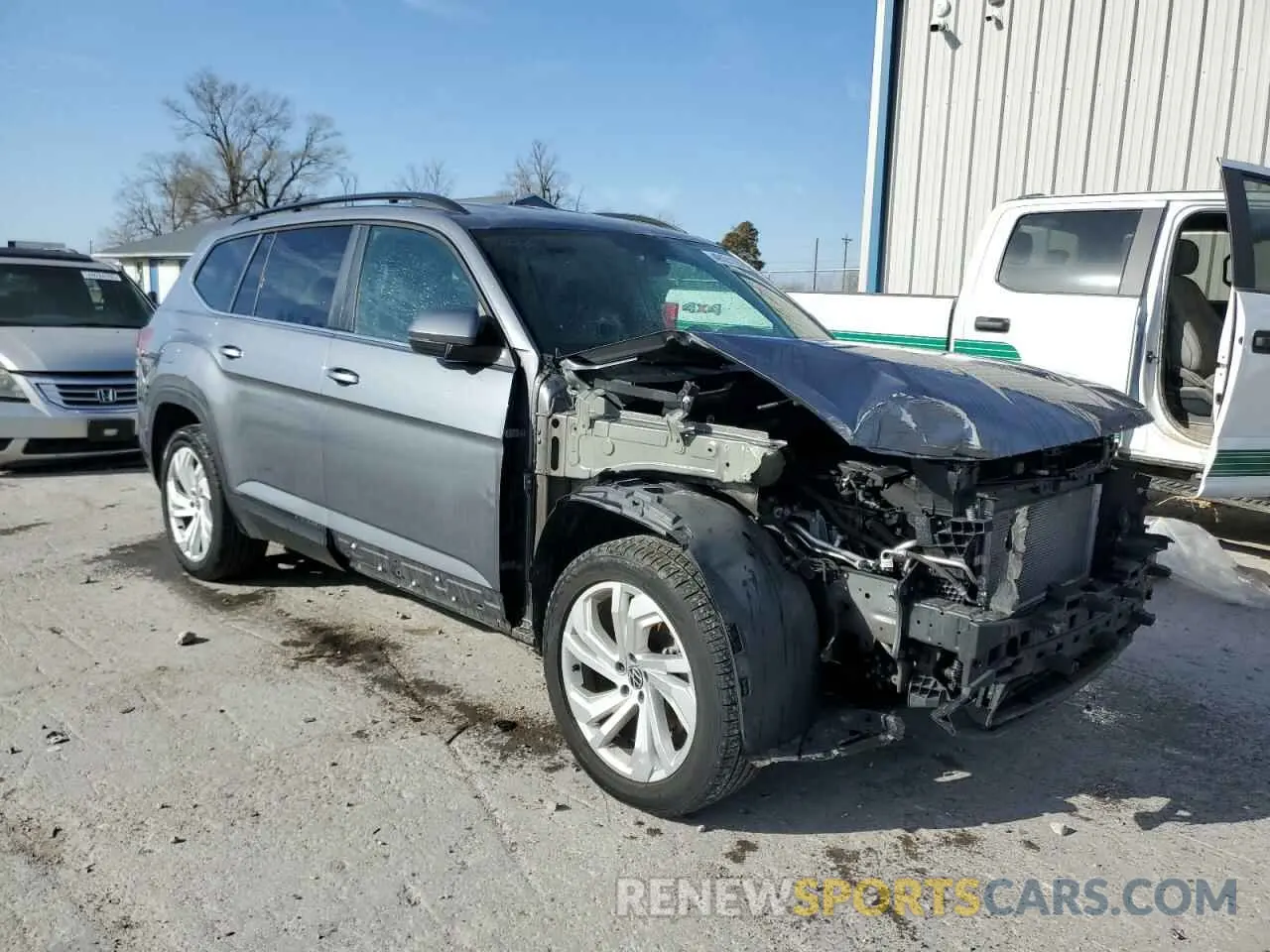 4 Photograph of a damaged car 1V2HR2CA2MC545631 VOLKSWAGEN ATLAS 2021