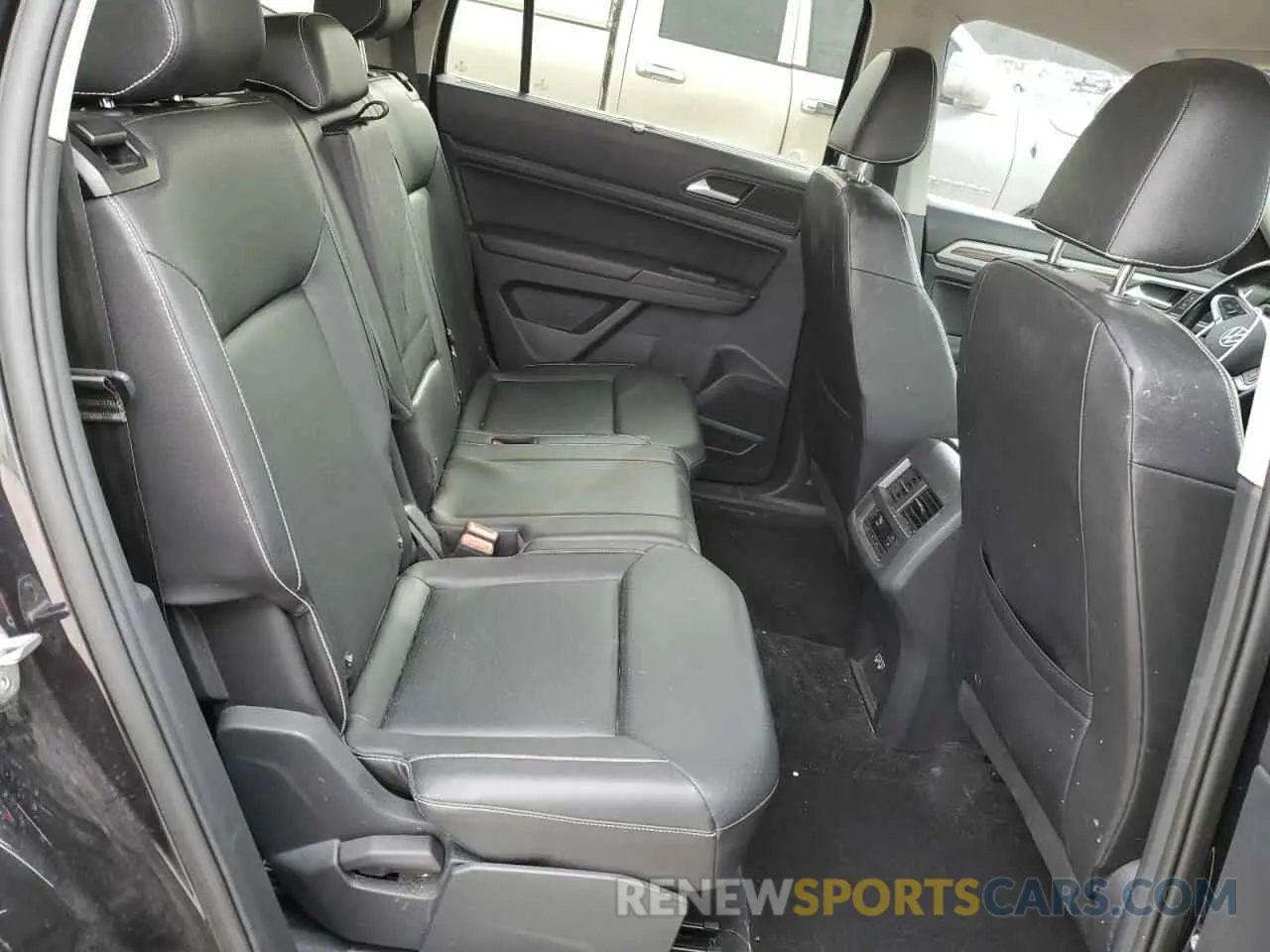 11 Photograph of a damaged car 1V2HR2CA3MC506689 VOLKSWAGEN ATLAS 2021