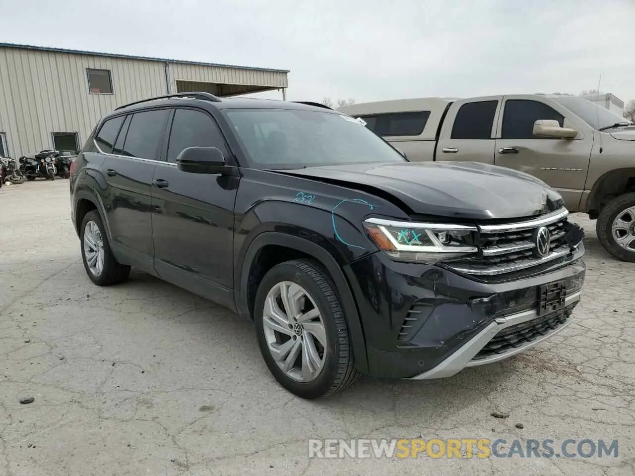 4 Photograph of a damaged car 1V2HR2CA3MC506689 VOLKSWAGEN ATLAS 2021