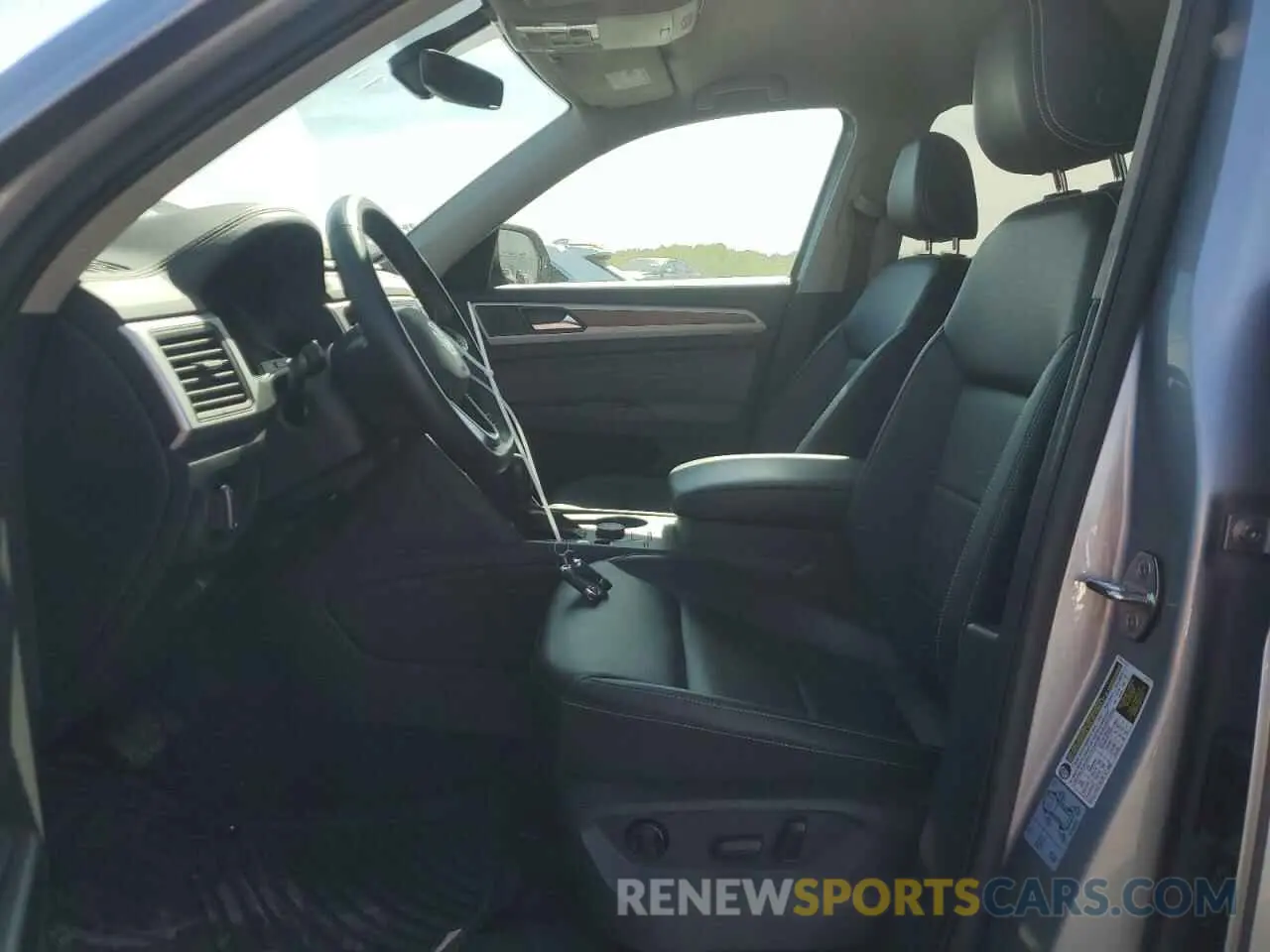 7 Photograph of a damaged car 1V2HR2CA4MC553861 VOLKSWAGEN ATLAS 2021