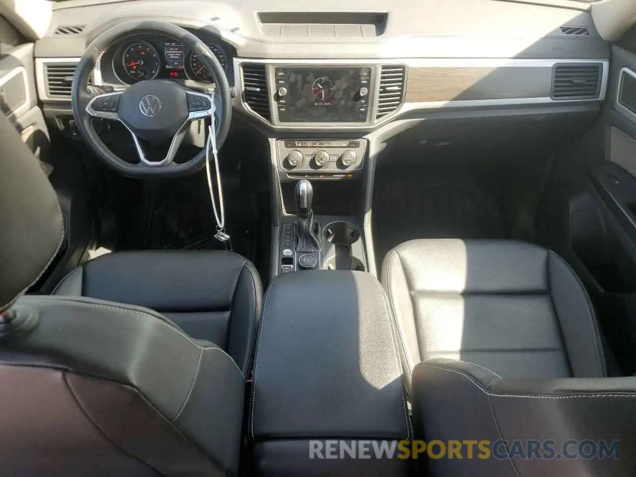 8 Photograph of a damaged car 1V2HR2CA4MC553861 VOLKSWAGEN ATLAS 2021
