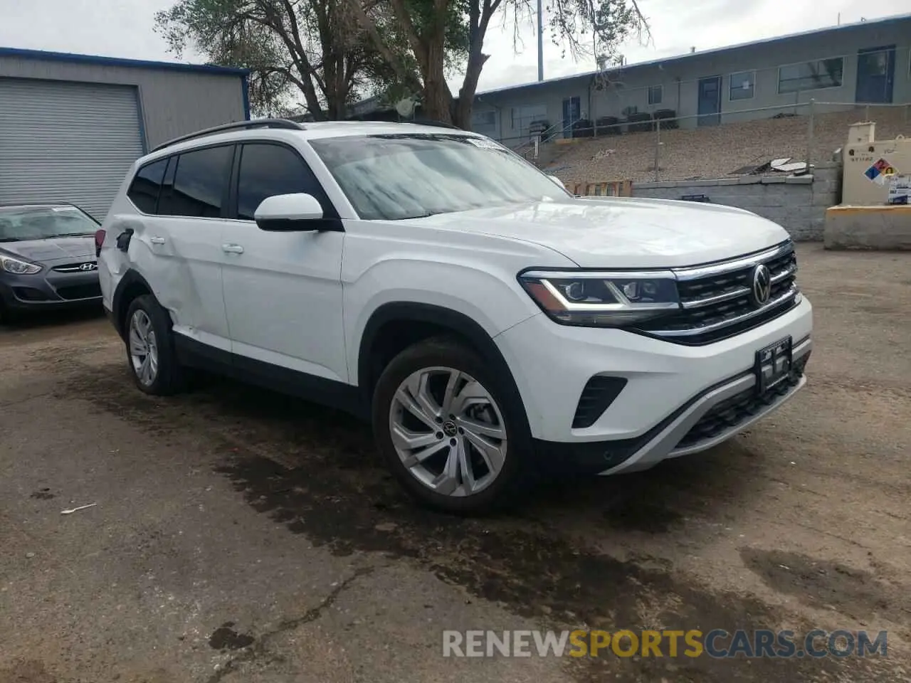 4 Photograph of a damaged car 1V2HR2CA4MC583846 VOLKSWAGEN ATLAS 2021
