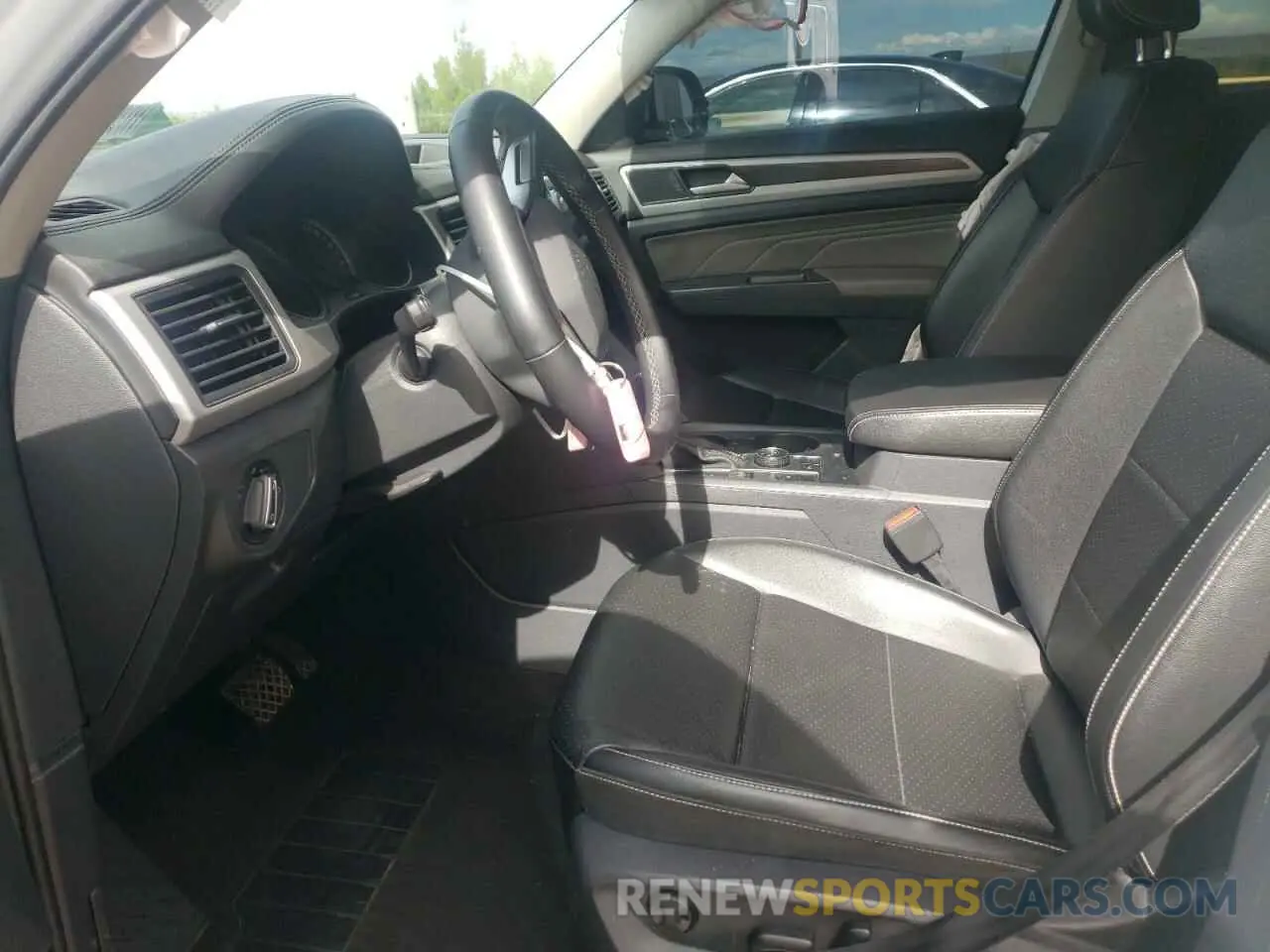 7 Photograph of a damaged car 1V2HR2CA4MC583846 VOLKSWAGEN ATLAS 2021