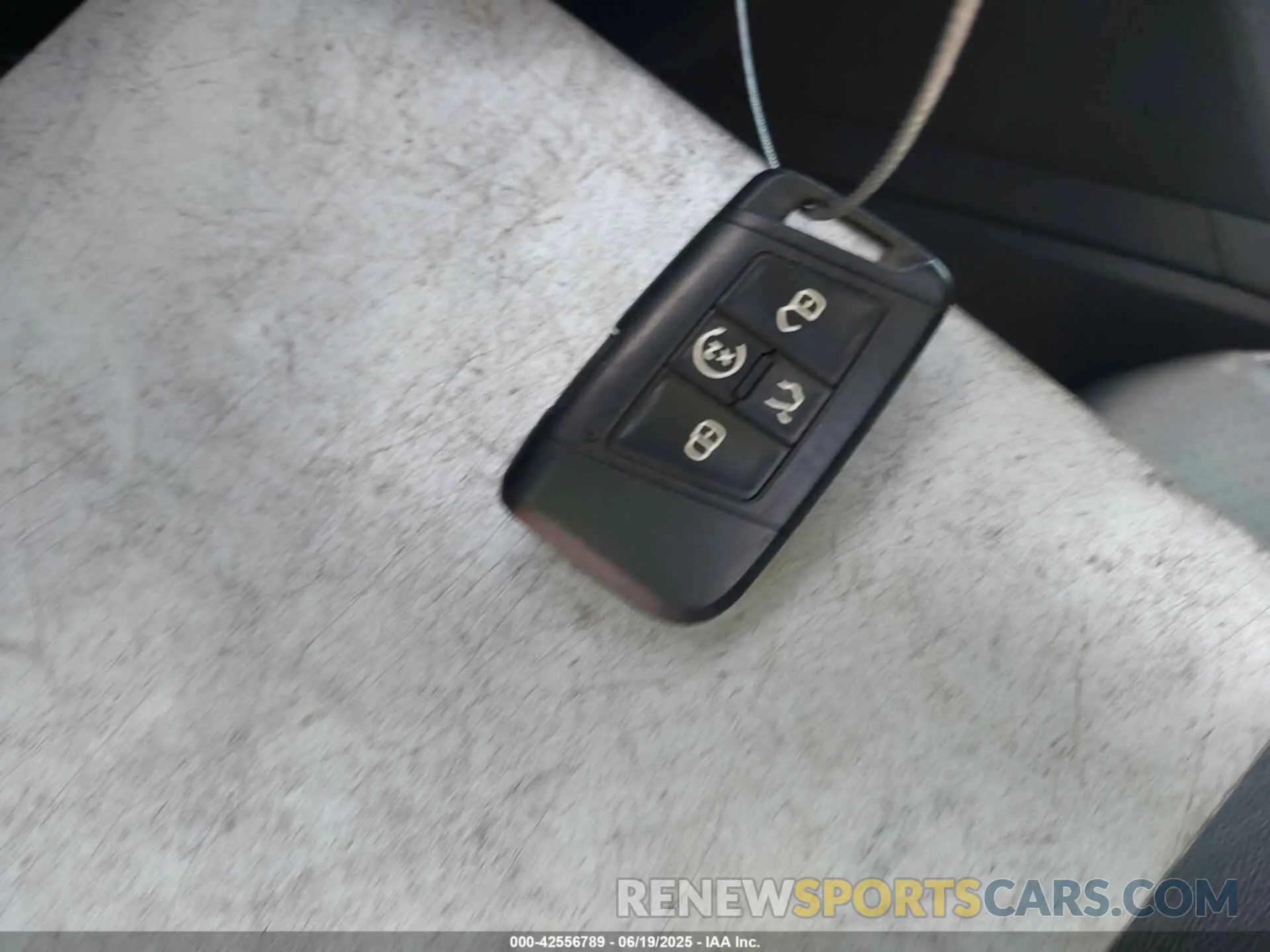 11 Photograph of a damaged car 1V2HR2CA5MC566179 VOLKSWAGEN ATLAS 2021