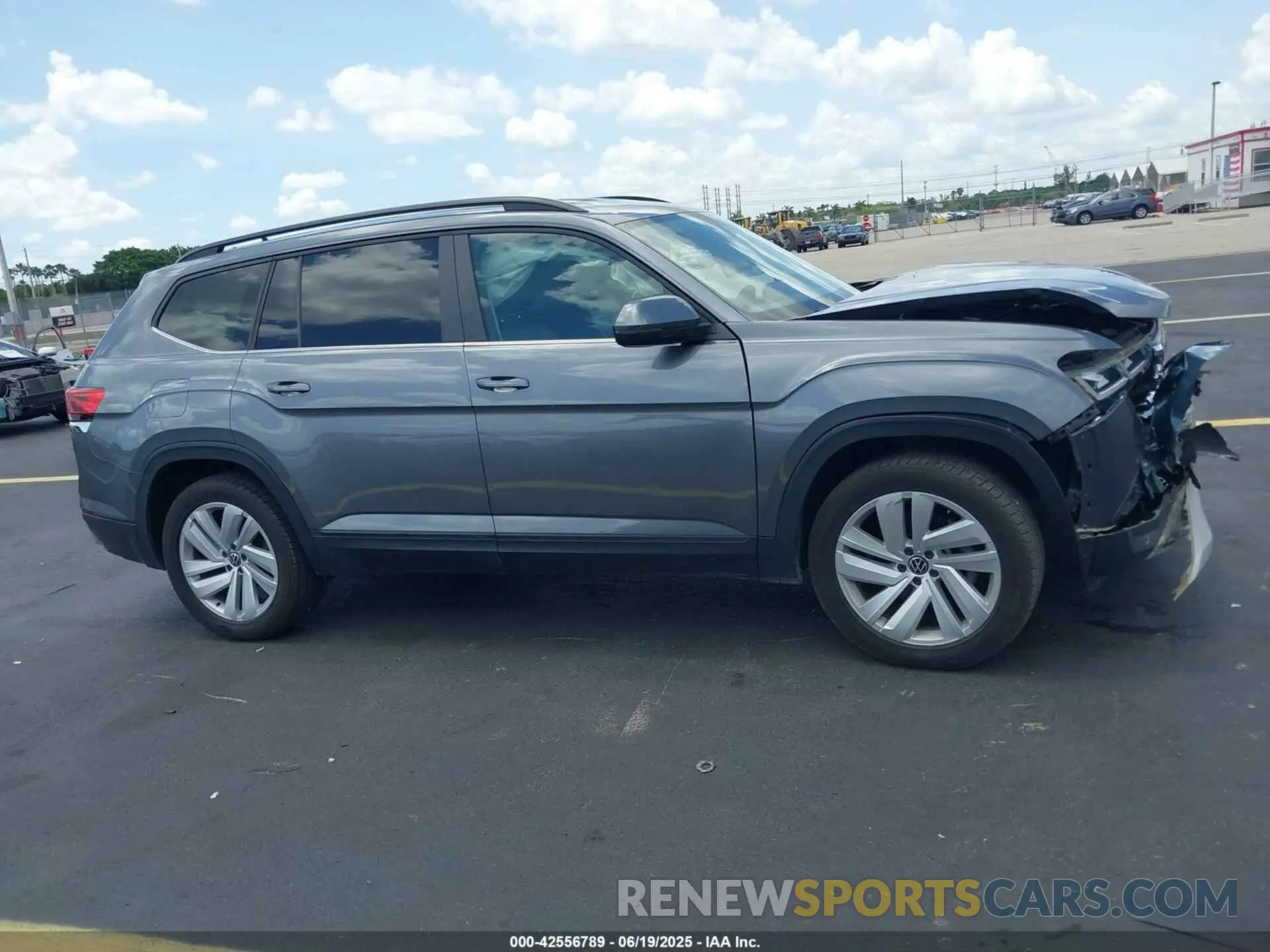 13 Photograph of a damaged car 1V2HR2CA5MC566179 VOLKSWAGEN ATLAS 2021
