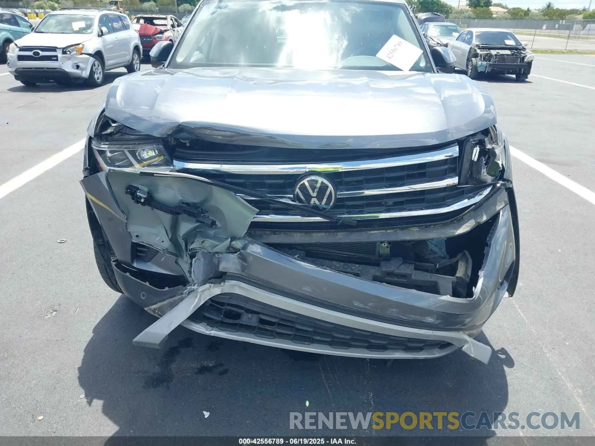 6 Photograph of a damaged car 1V2HR2CA5MC566179 VOLKSWAGEN ATLAS 2021