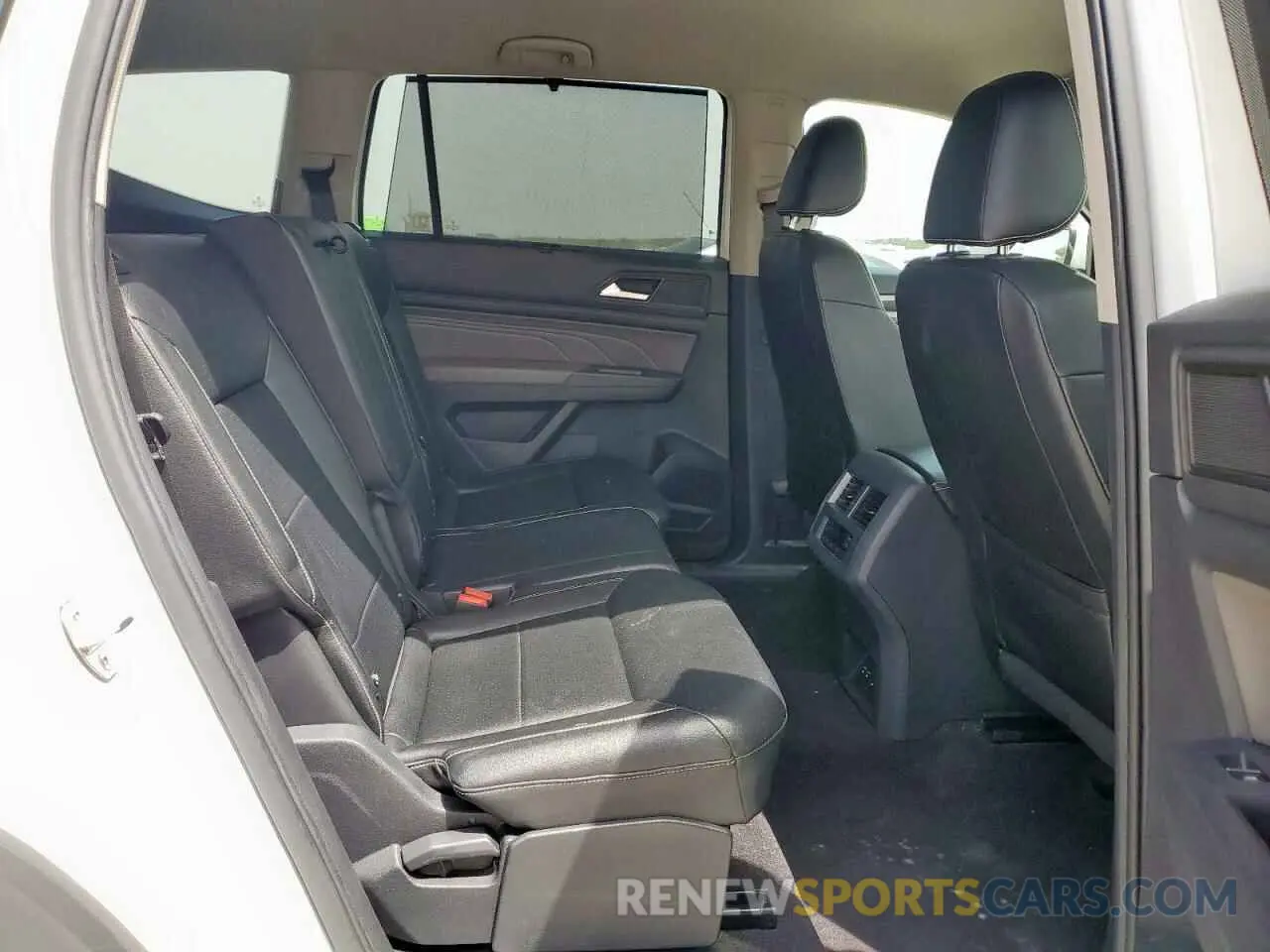 10 Photograph of a damaged car 1V2HR2CA5MC576100 VOLKSWAGEN ATLAS 2021