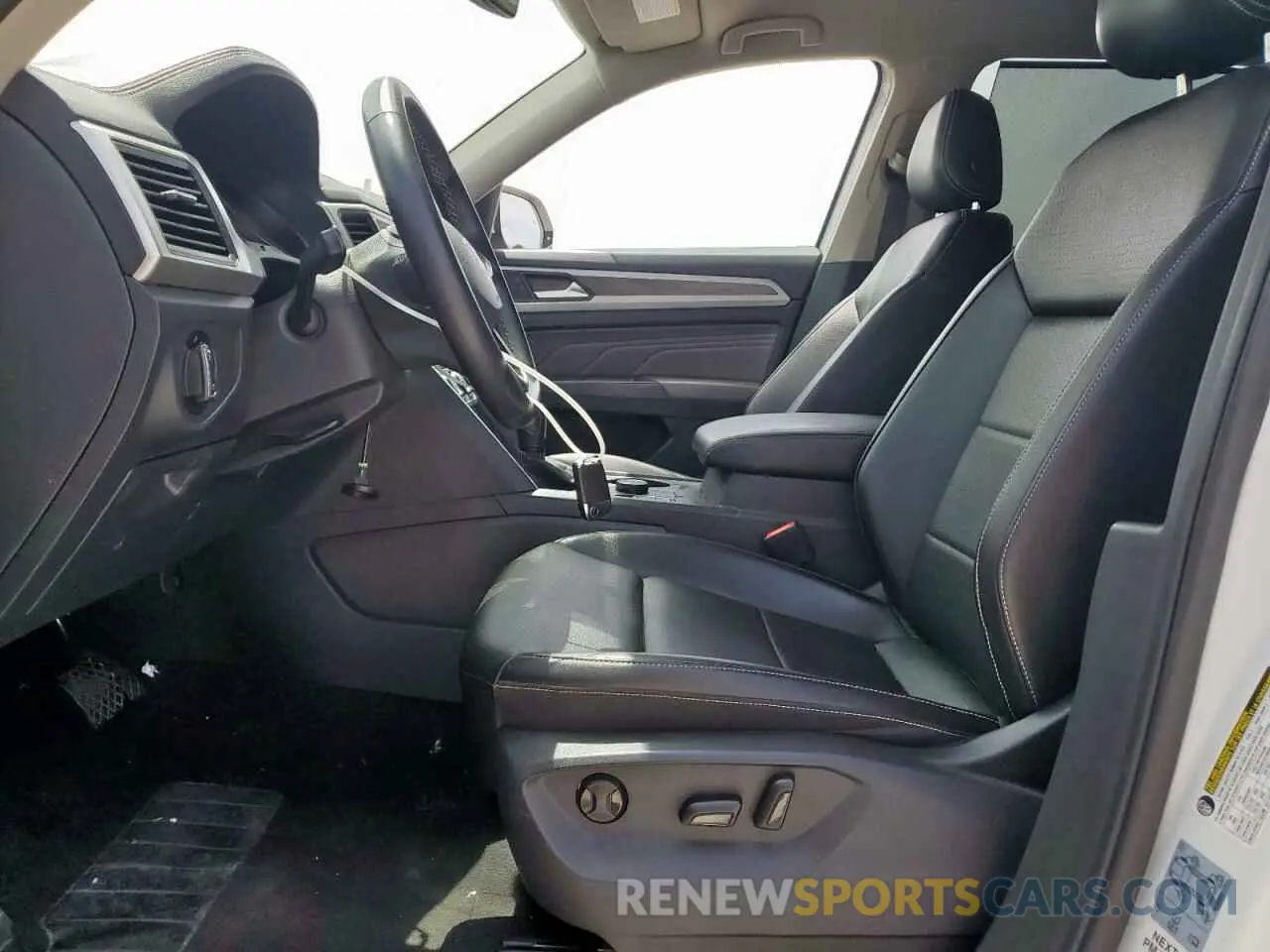 7 Photograph of a damaged car 1V2HR2CA5MC576100 VOLKSWAGEN ATLAS 2021