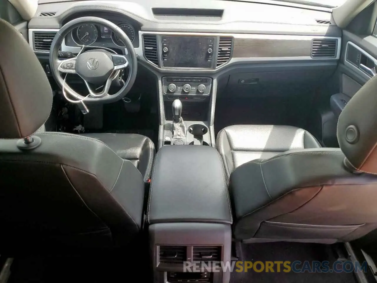 8 Photograph of a damaged car 1V2HR2CA5MC576100 VOLKSWAGEN ATLAS 2021