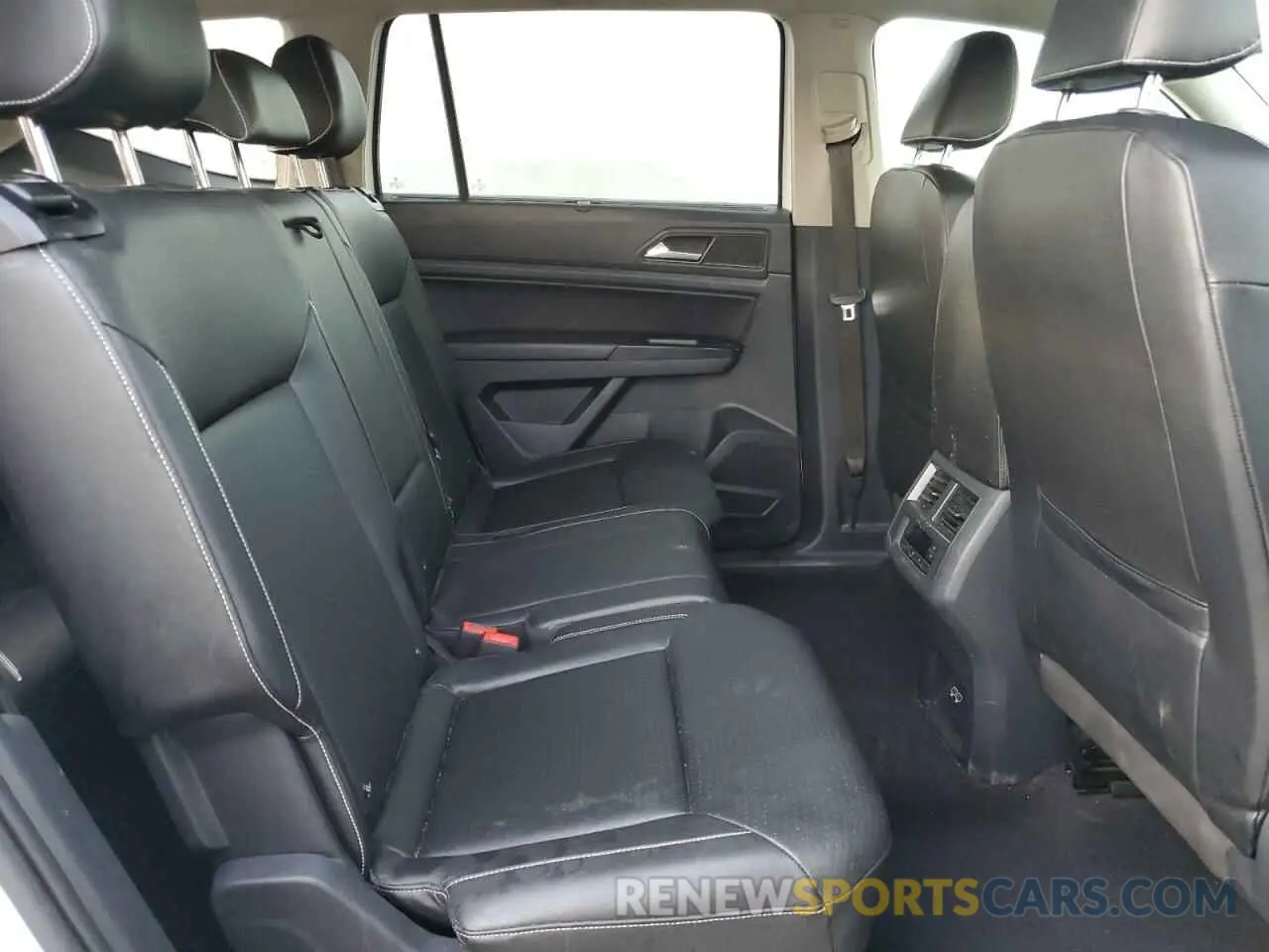 11 Photograph of a damaged car 1V2HR2CA6MC532834 VOLKSWAGEN ATLAS 2021