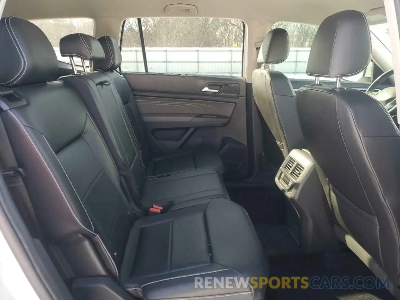 11 Photograph of a damaged car 1V2HR2CA6MC573285 VOLKSWAGEN ATLAS 2021