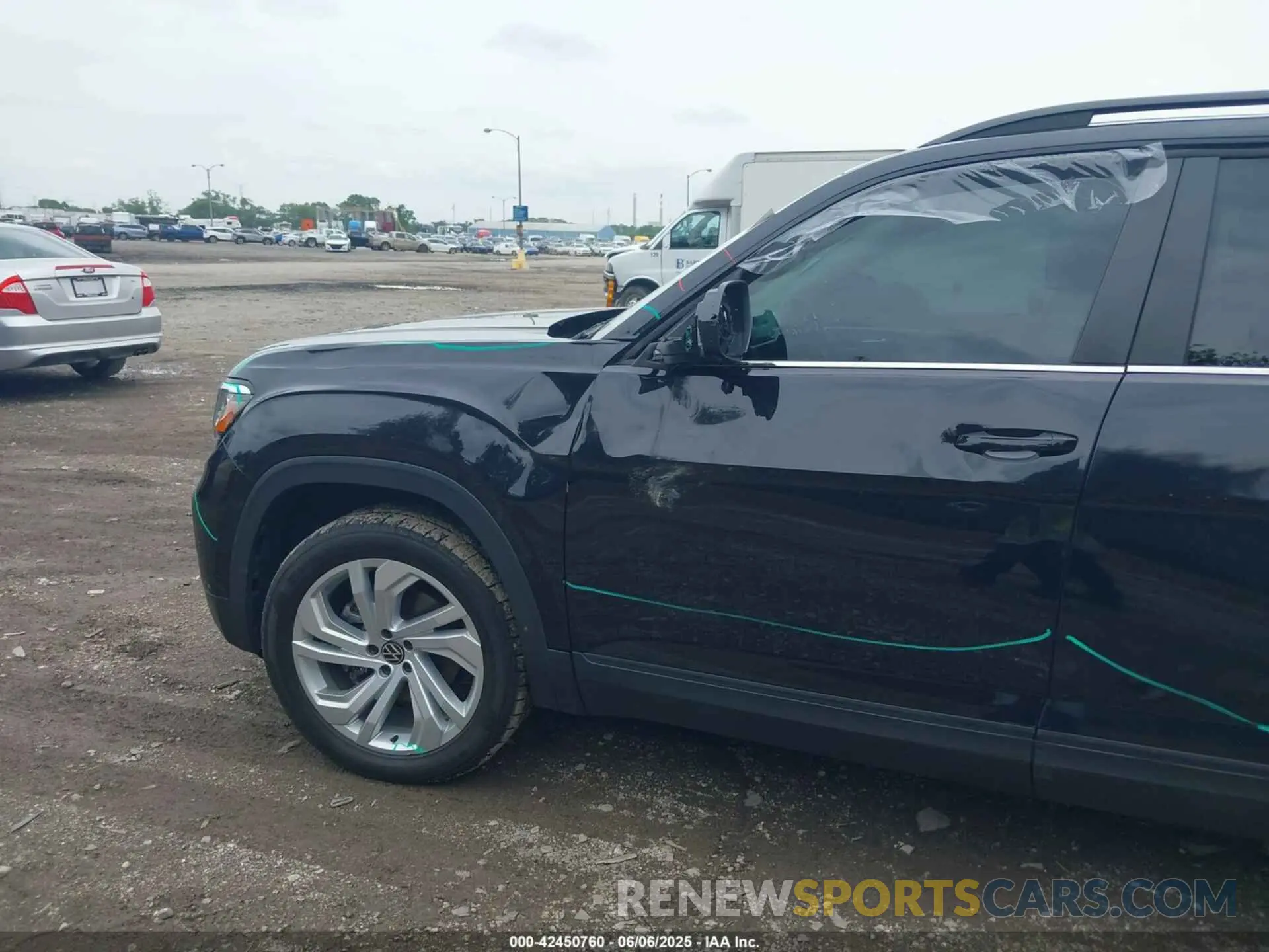 14 Photograph of a damaged car 1V2HR2CA6MC573867 VOLKSWAGEN ATLAS 2021