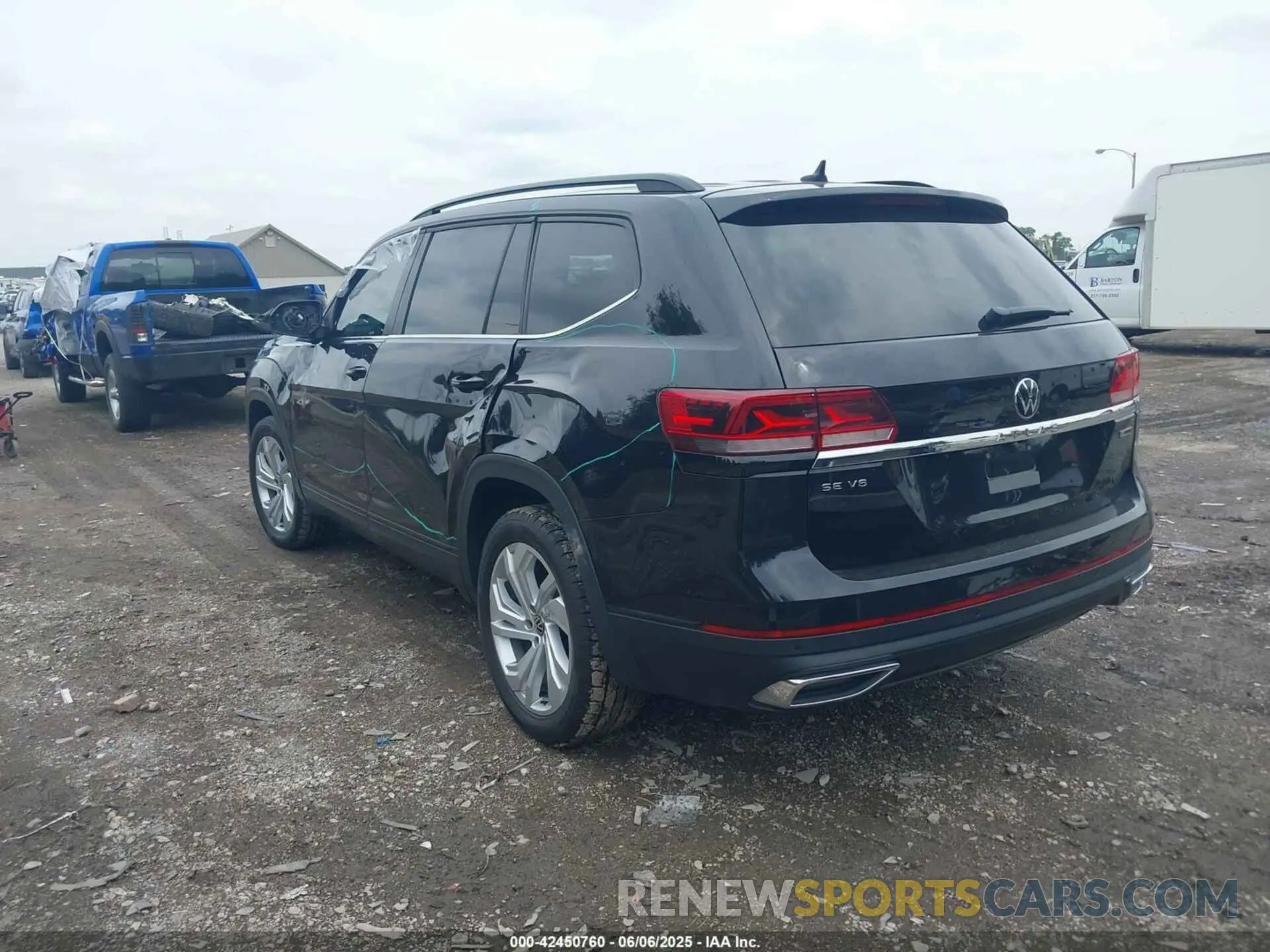 3 Photograph of a damaged car 1V2HR2CA6MC573867 VOLKSWAGEN ATLAS 2021
