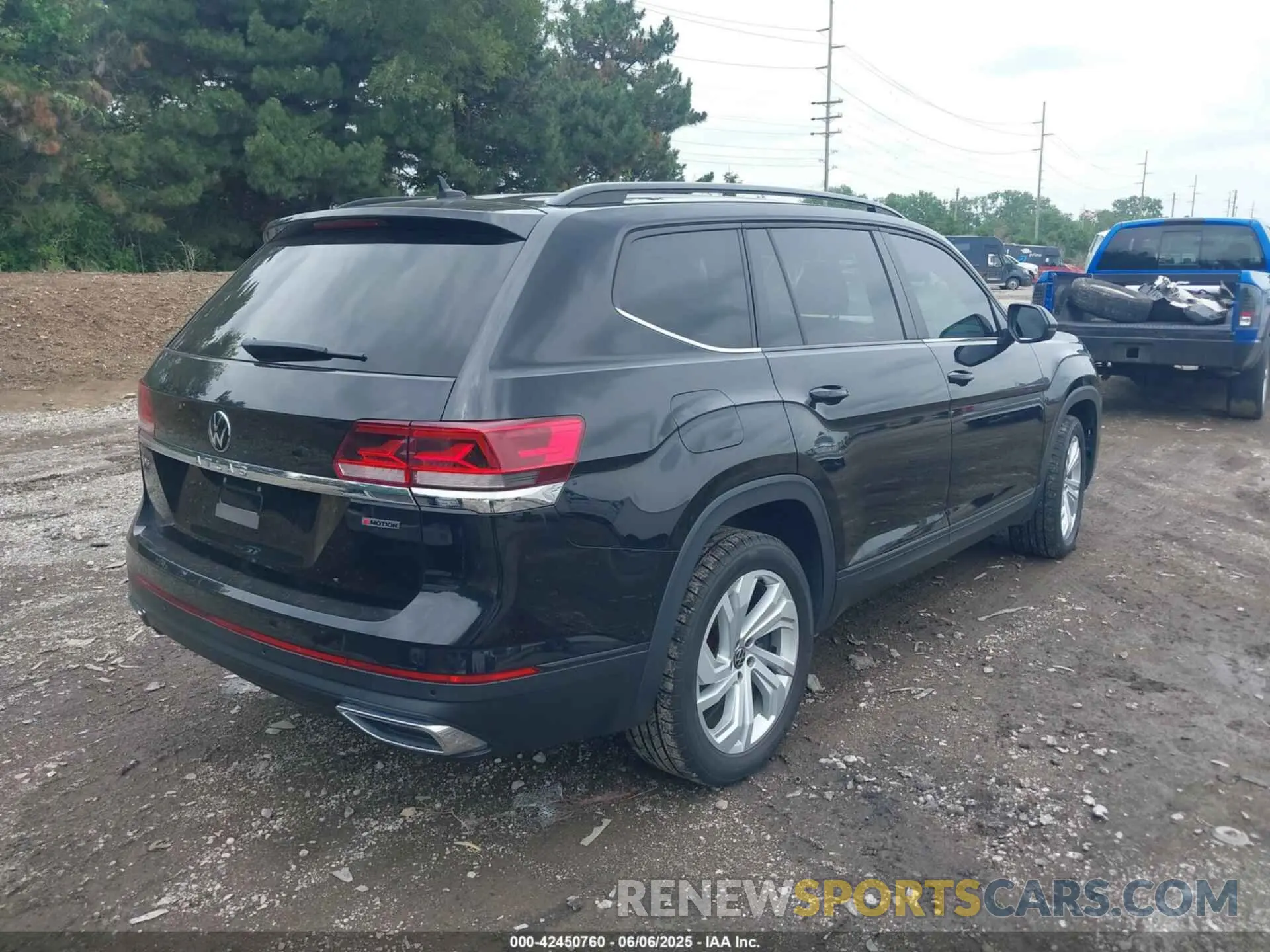 4 Photograph of a damaged car 1V2HR2CA6MC573867 VOLKSWAGEN ATLAS 2021
