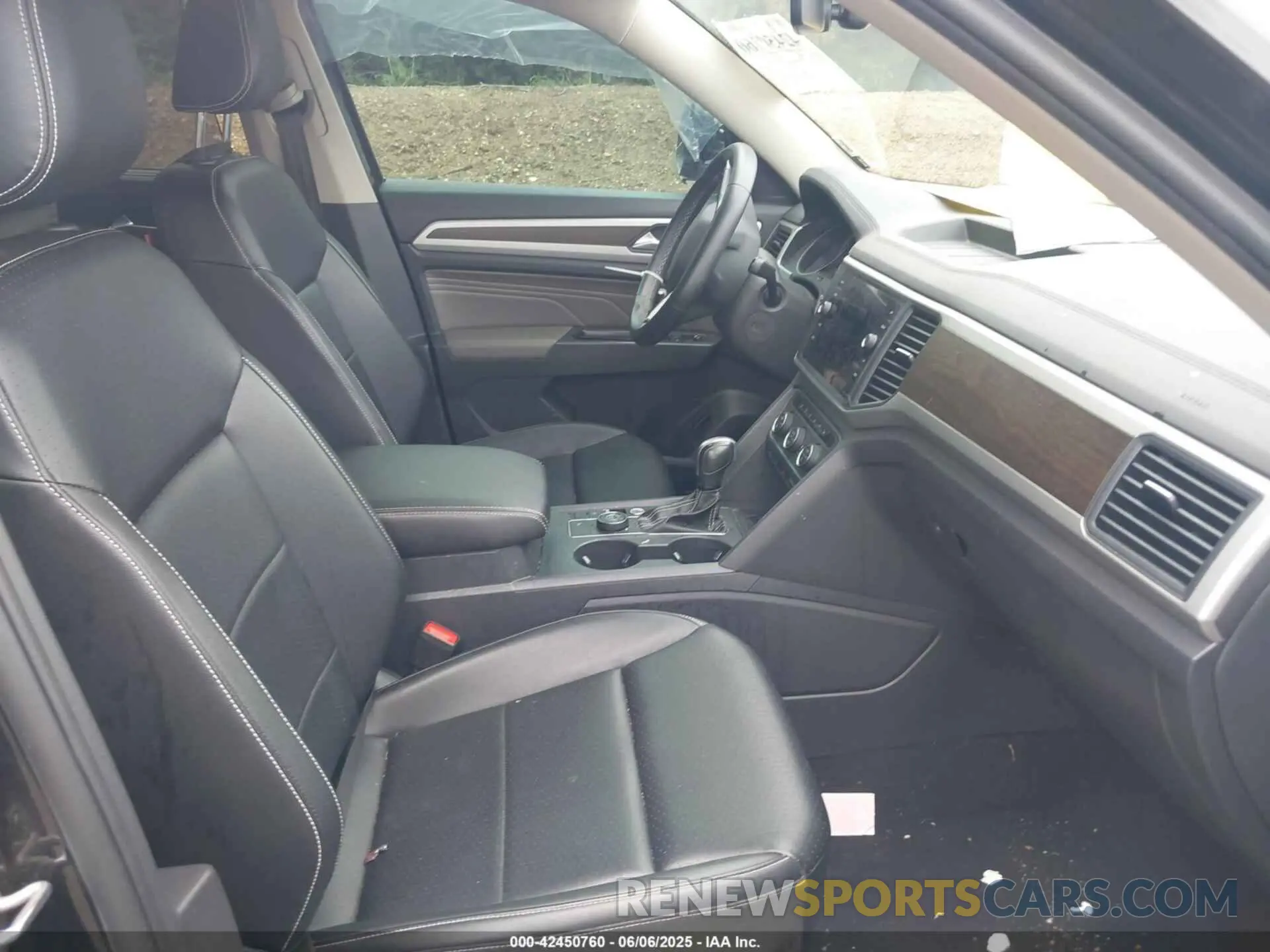 5 Photograph of a damaged car 1V2HR2CA6MC573867 VOLKSWAGEN ATLAS 2021