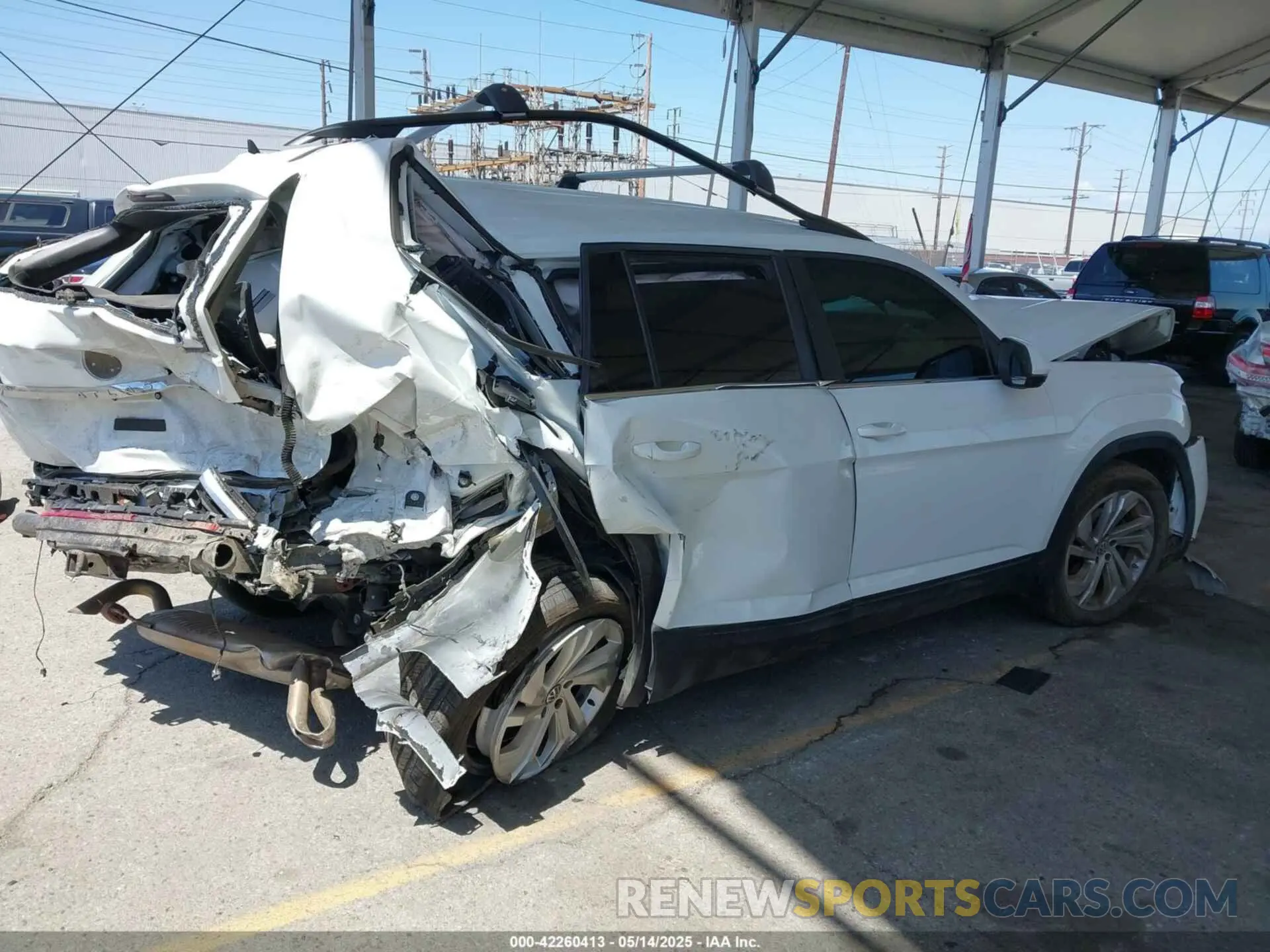 4 Photograph of a damaged car 1V2HR2CA8MC514027 VOLKSWAGEN ATLAS 2021