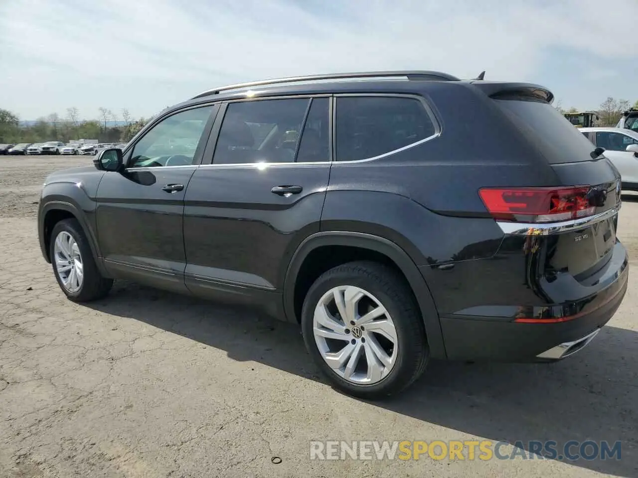 2 Photograph of a damaged car 1V2HR2CA8MC590444 VOLKSWAGEN ATLAS 2021
