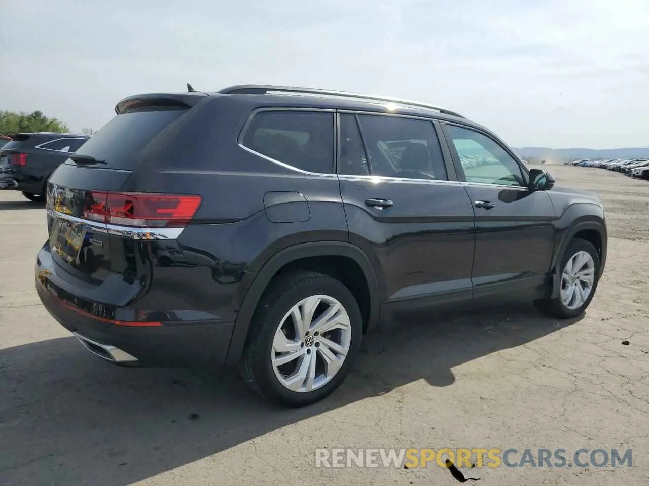 3 Photograph of a damaged car 1V2HR2CA8MC590444 VOLKSWAGEN ATLAS 2021