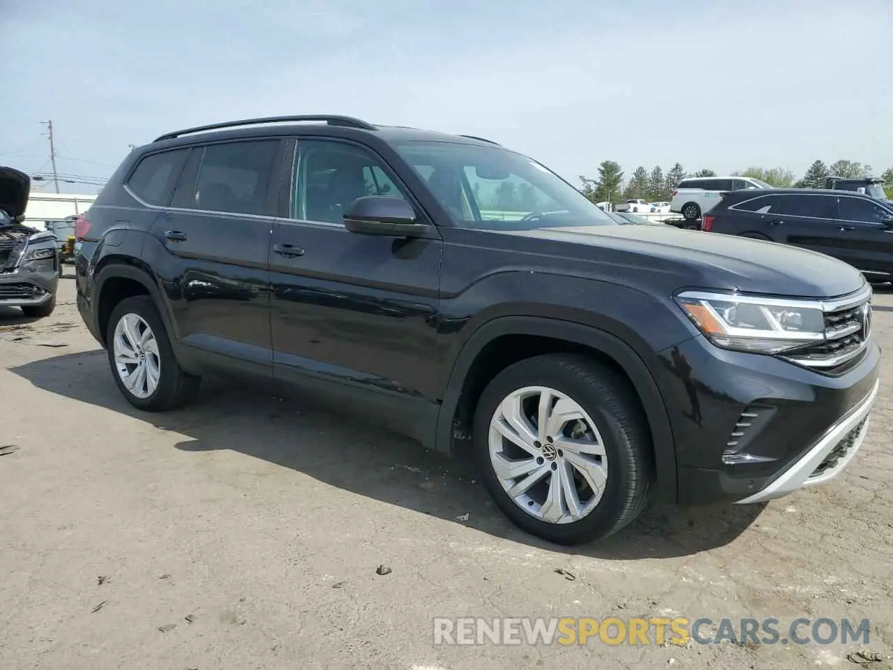 4 Photograph of a damaged car 1V2HR2CA8MC590444 VOLKSWAGEN ATLAS 2021