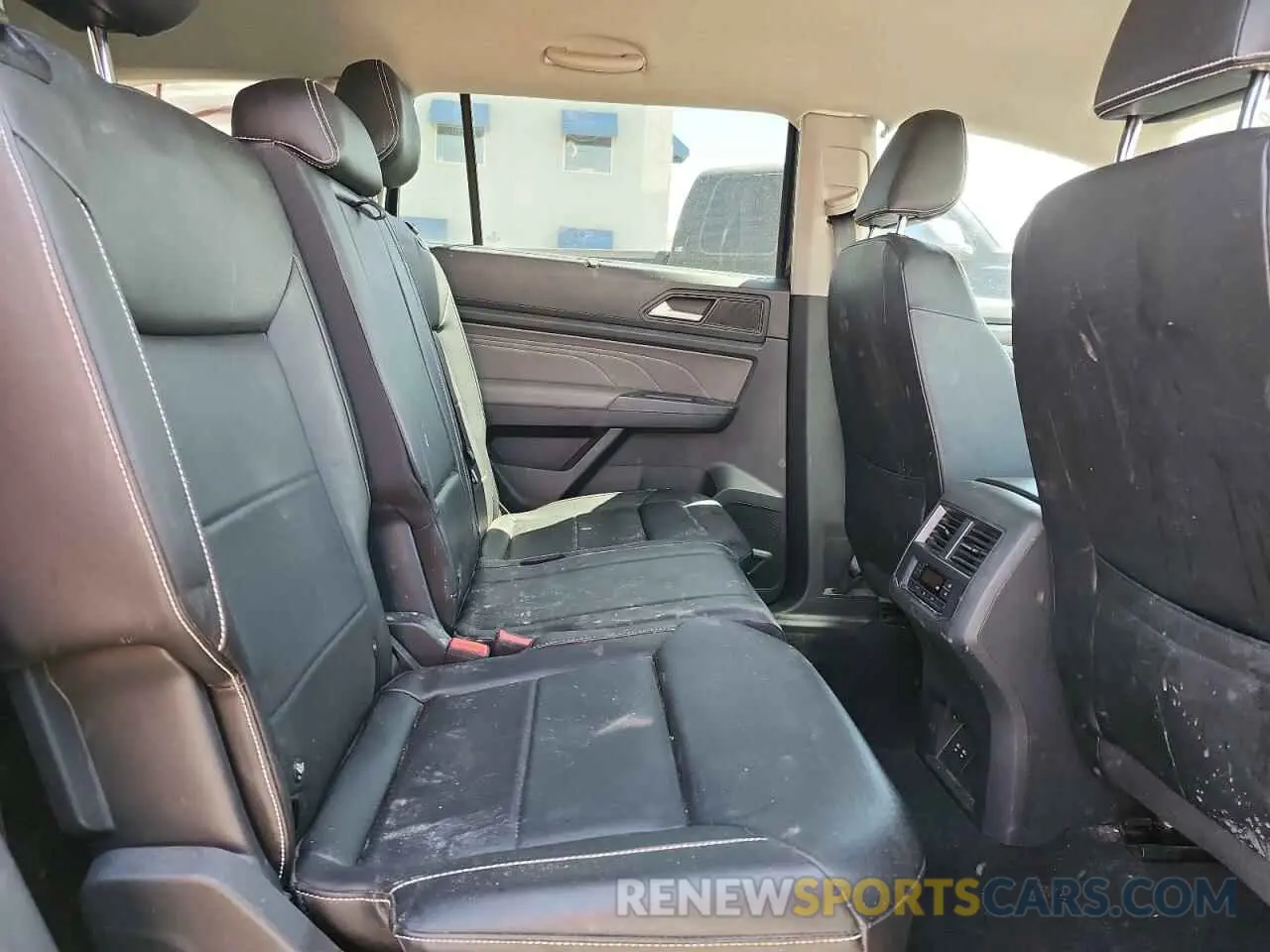 12 Photograph of a damaged car 1V2HR2CA8MC602124 VOLKSWAGEN ATLAS 2021
