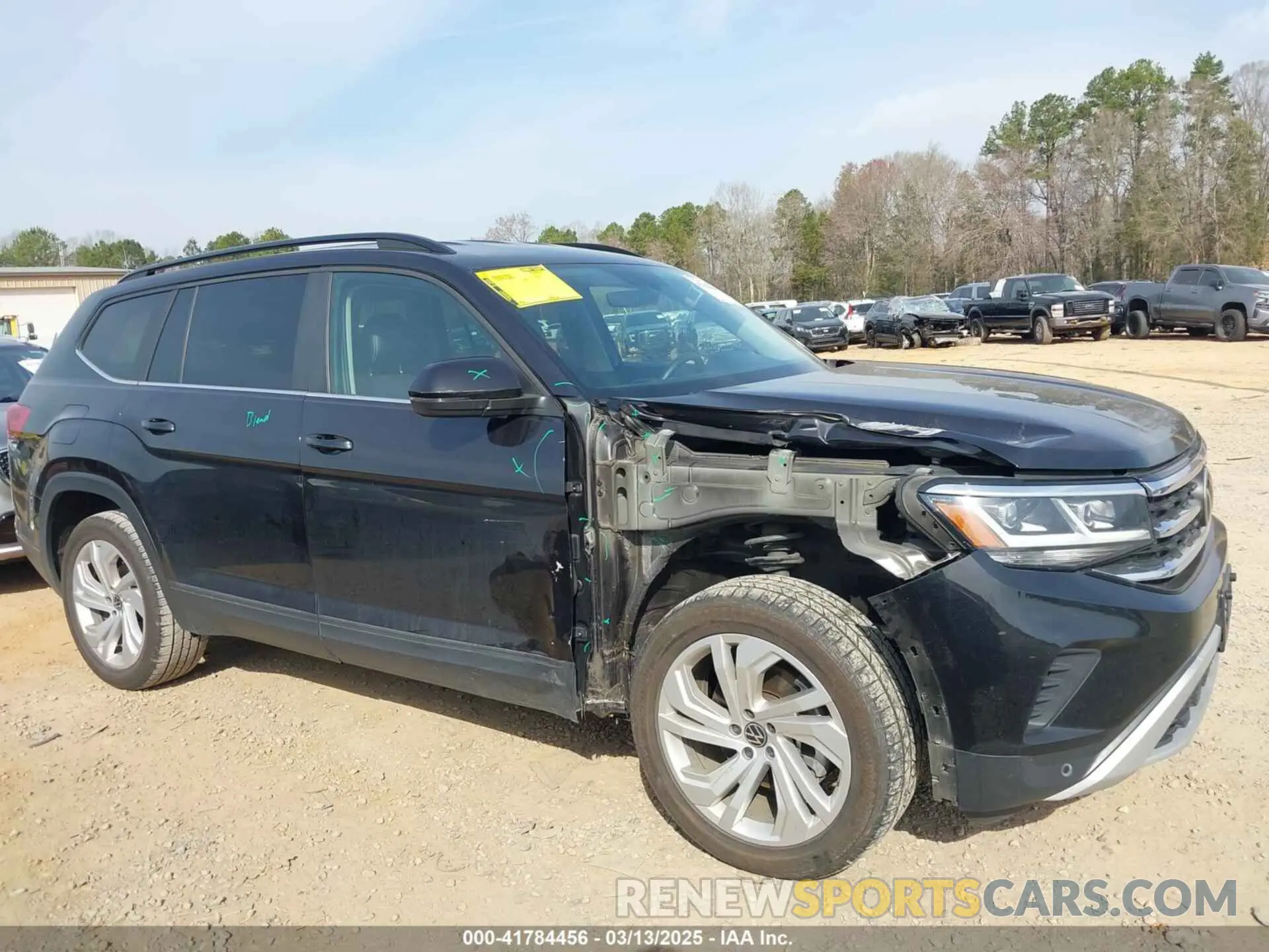 14 Photograph of a damaged car 1V2HR2CA9MC578058 VOLKSWAGEN ATLAS 2021