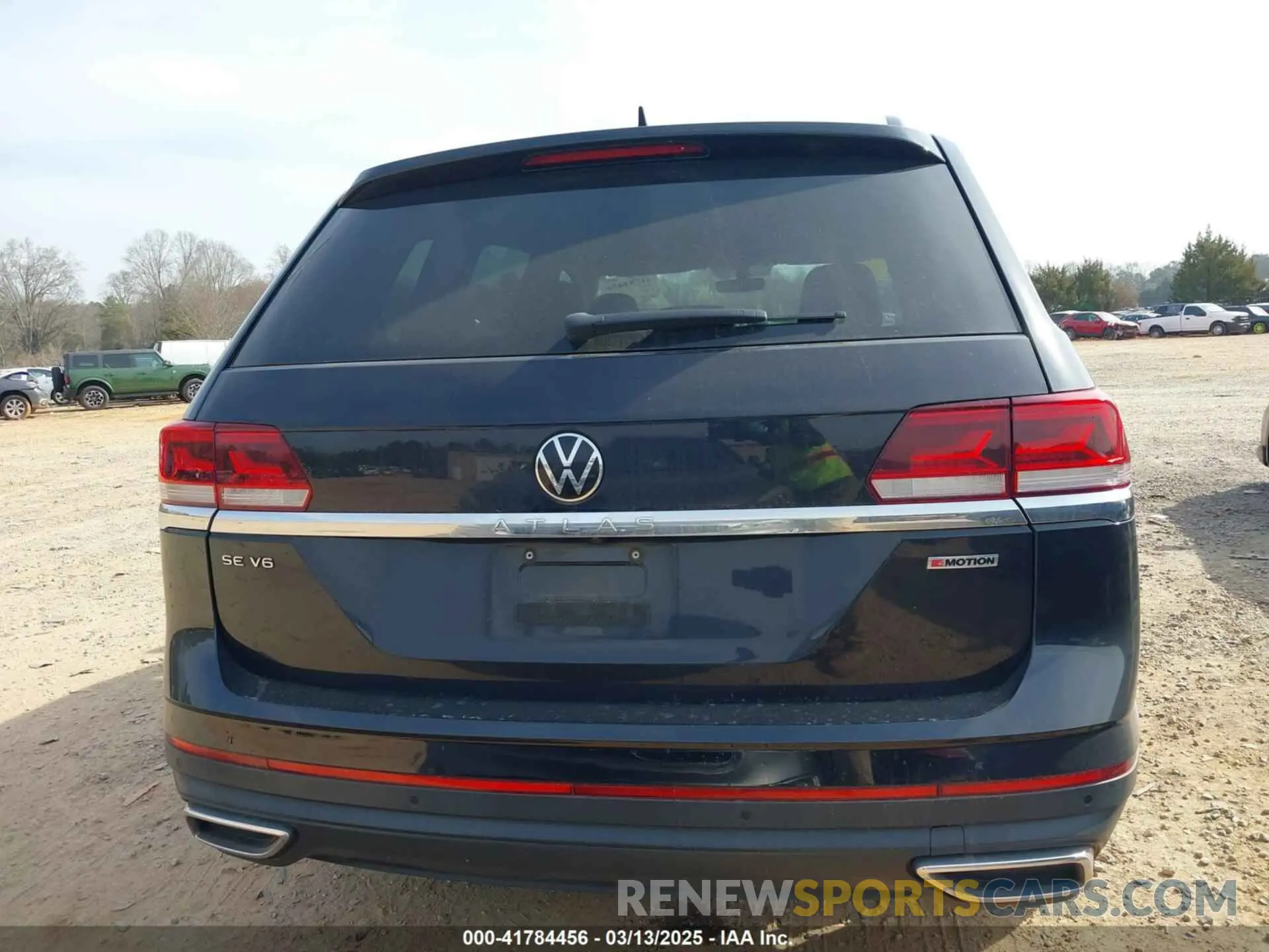 17 Photograph of a damaged car 1V2HR2CA9MC578058 VOLKSWAGEN ATLAS 2021