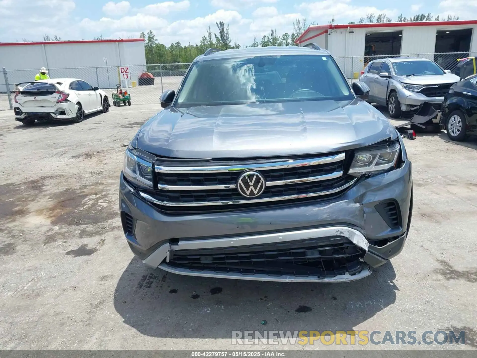 12 Photograph of a damaged car 1V2HR2CA9MC585740 VOLKSWAGEN ATLAS 2021