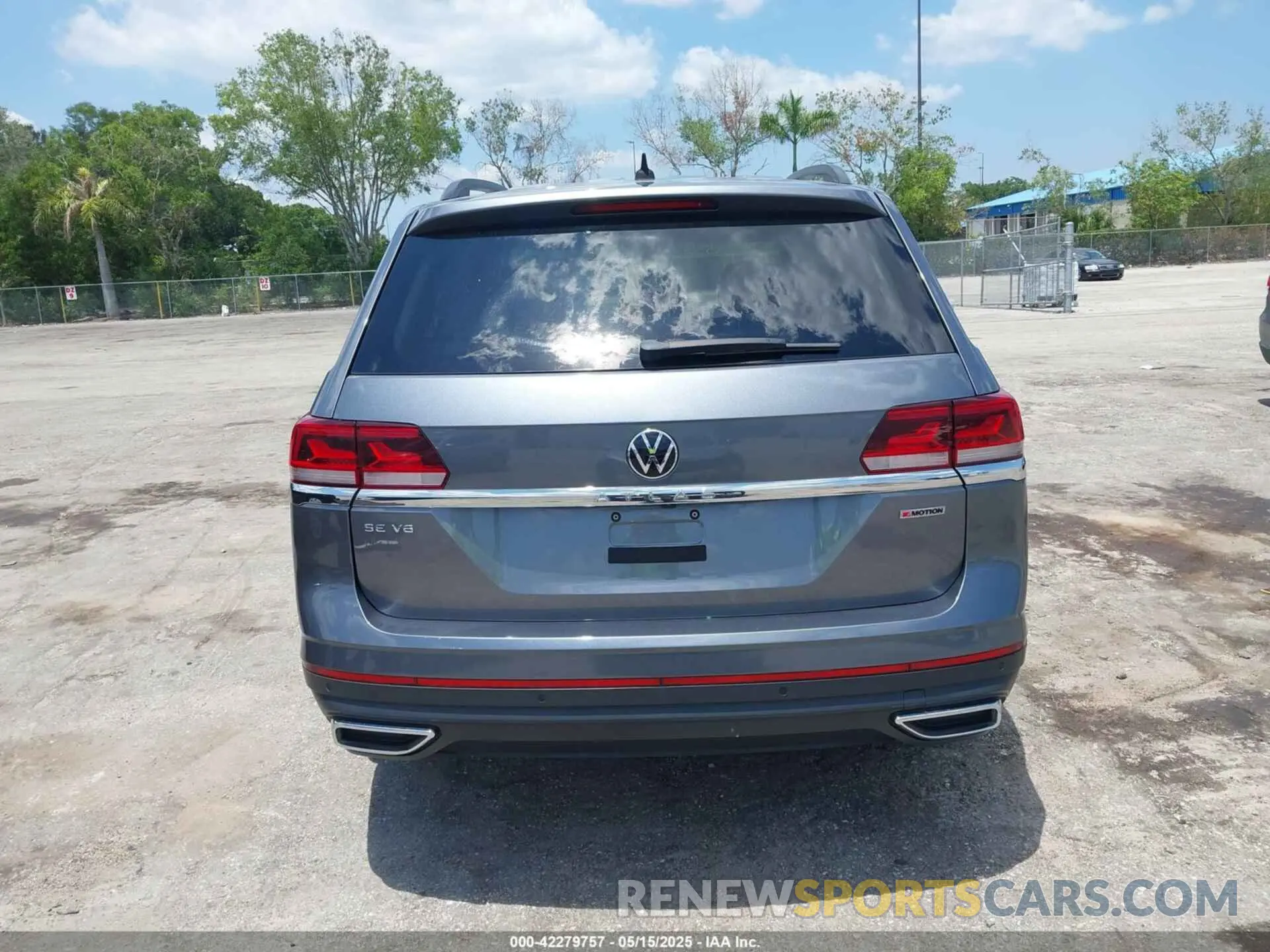 16 Photograph of a damaged car 1V2HR2CA9MC585740 VOLKSWAGEN ATLAS 2021