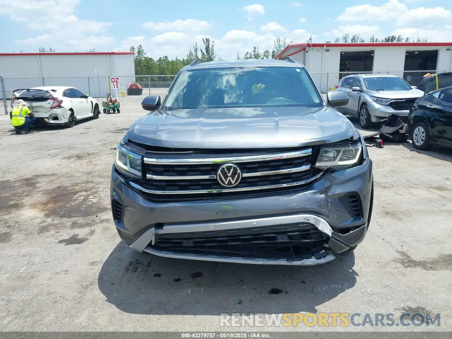 6 Photograph of a damaged car 1V2HR2CA9MC585740 VOLKSWAGEN ATLAS 2021