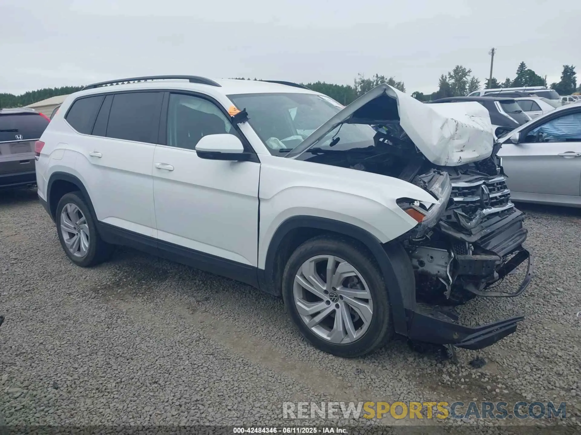 1 Photograph of a damaged car 1V2HR2CAXMC549460 VOLKSWAGEN ATLAS 2021