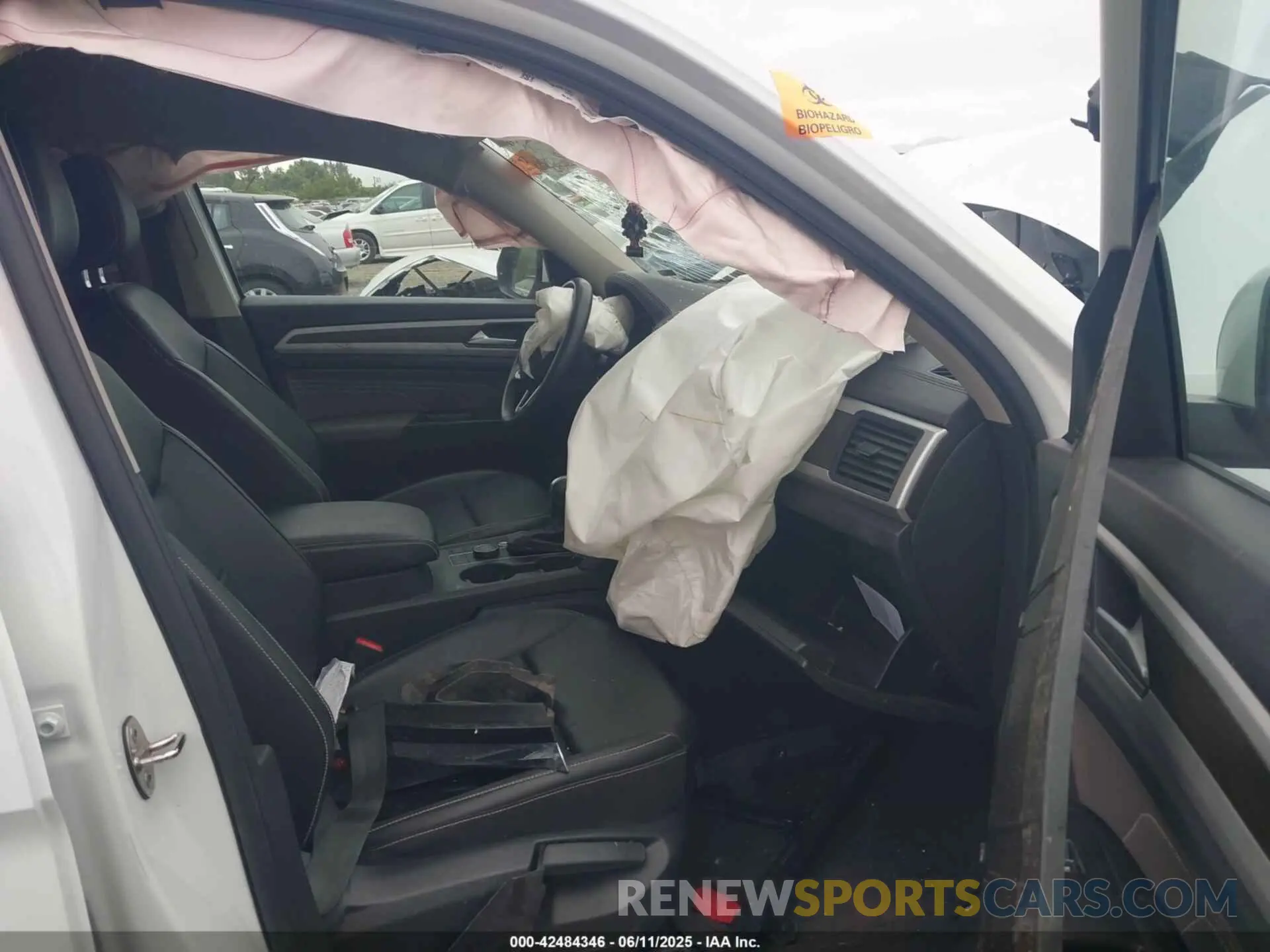 5 Photograph of a damaged car 1V2HR2CAXMC549460 VOLKSWAGEN ATLAS 2021